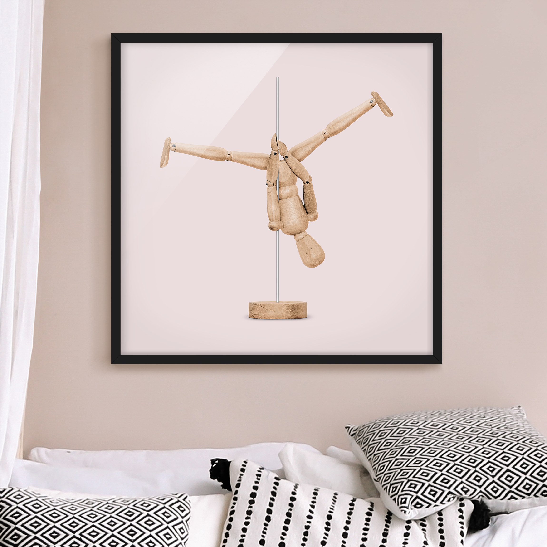 Bild mit Rahmen - Quadrat Poledance mit Holzfigur