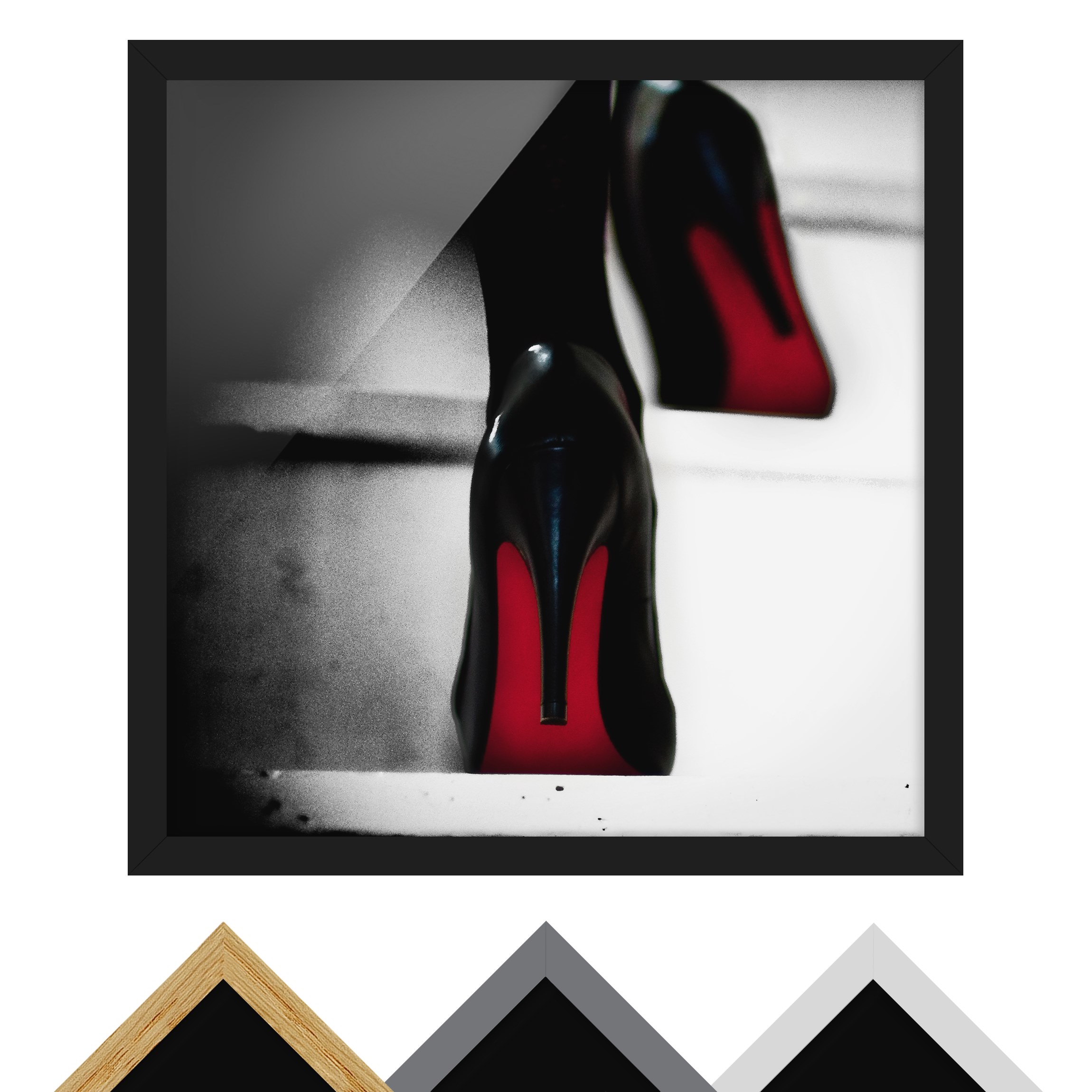 Schwarz-Weiß Bild mit Rahmen High Heels in Rot