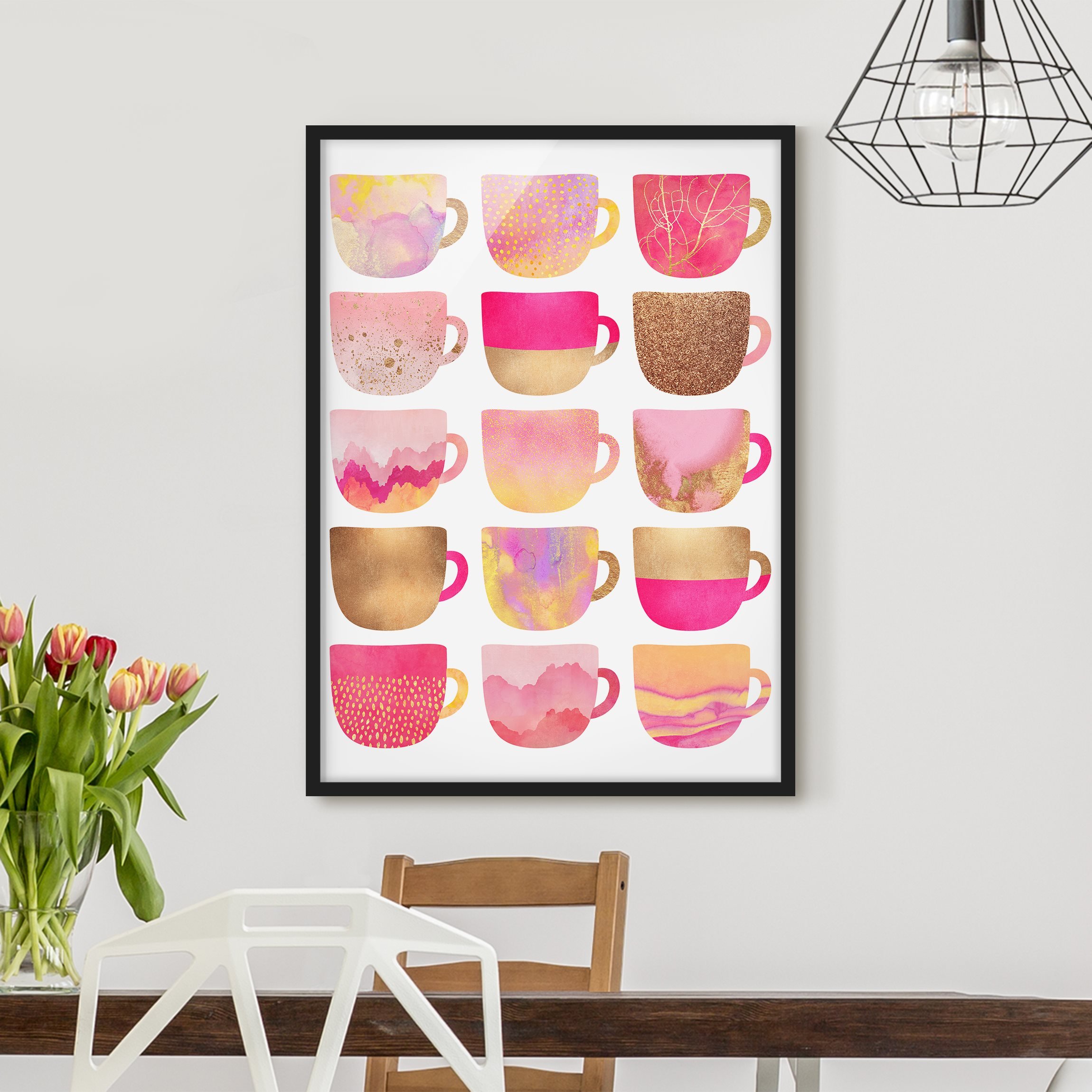 Gerahmtes Bild Goldene Tassen mit Pink