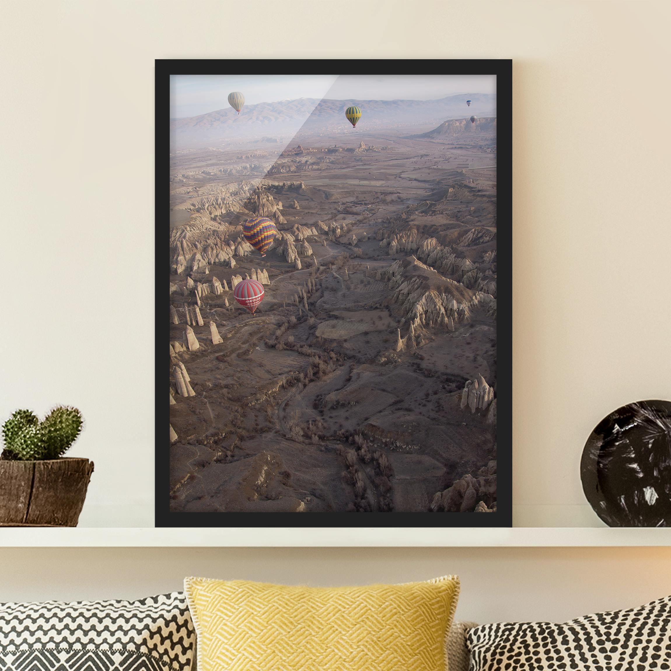 Bild mit Rahmen - Hochformat Heißluftballons über Anatolien