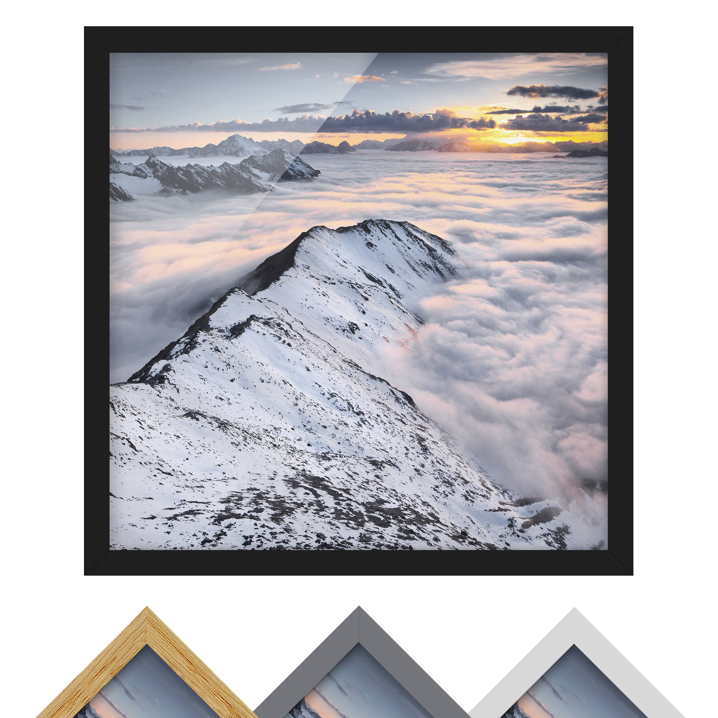 Bild mit Rahmen - Quadrat Blick über Wolken und Berge
