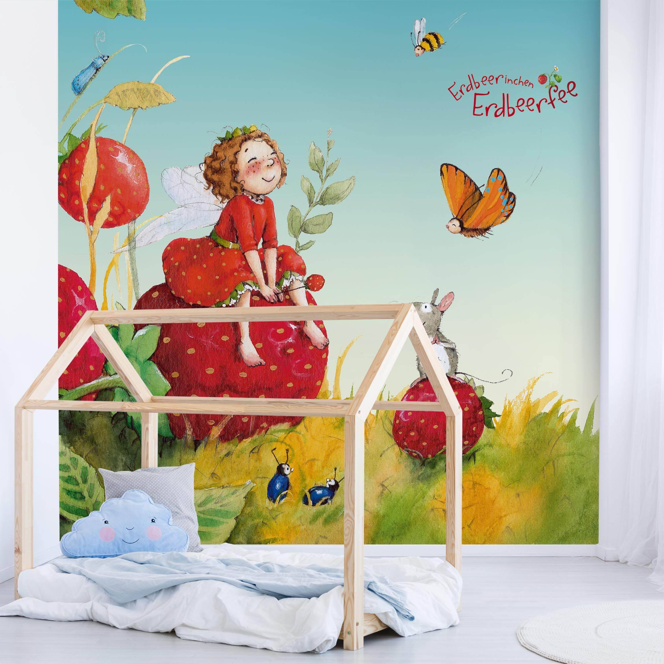 Fototapete Kinderzimmer Erdbeerinchen Erdbeerfee - Zauberhaft