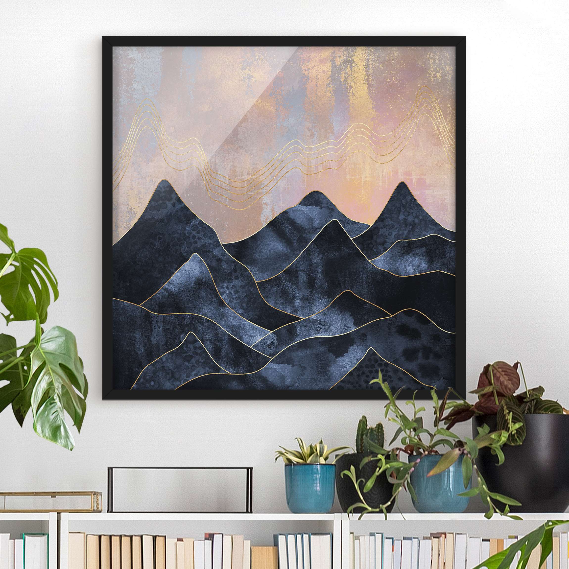 Bild mit Rahmen - Quadrat Goldene Dämmerung über Gebirge