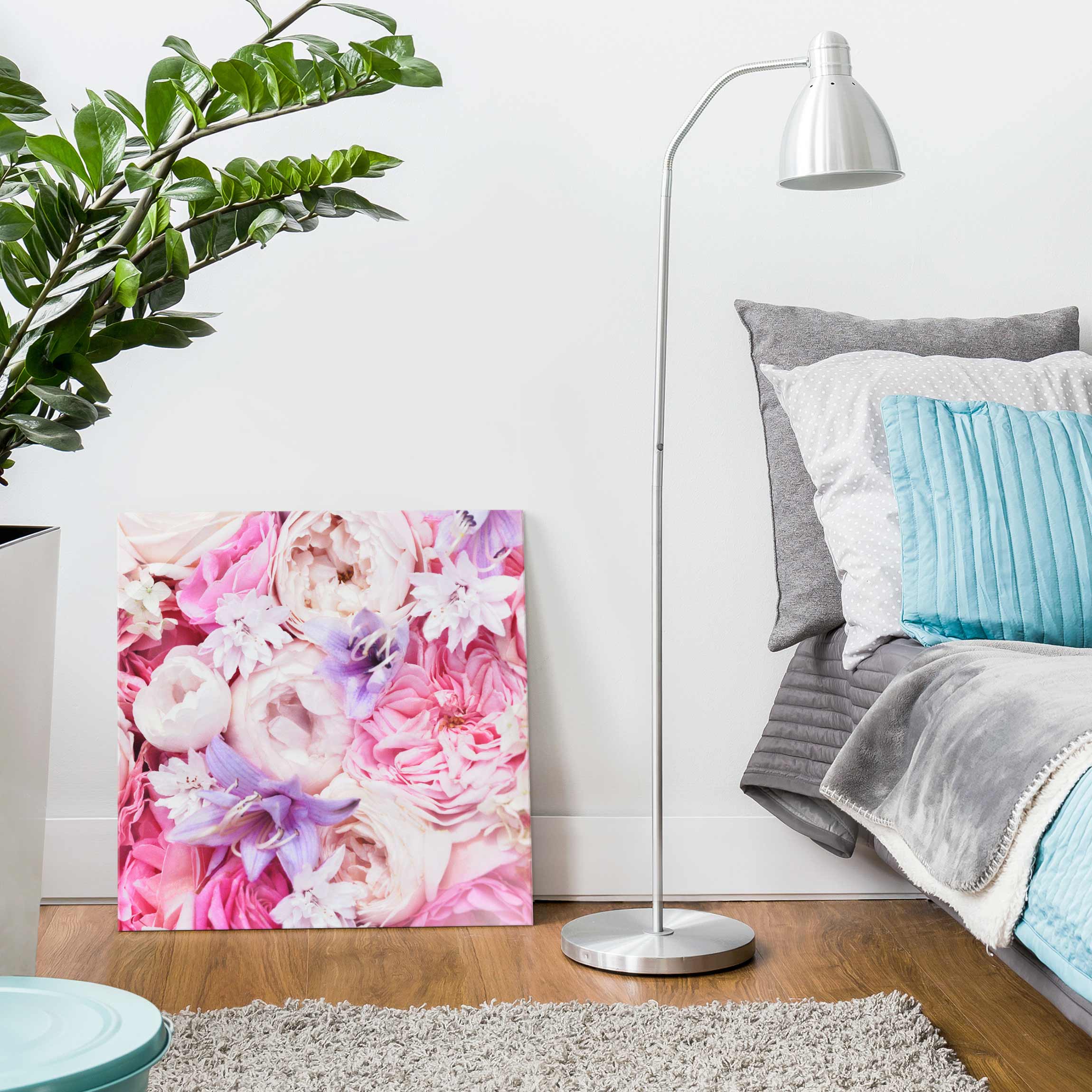 Glasbild - Quadrat Shabby Rosen mit Glockenblumen