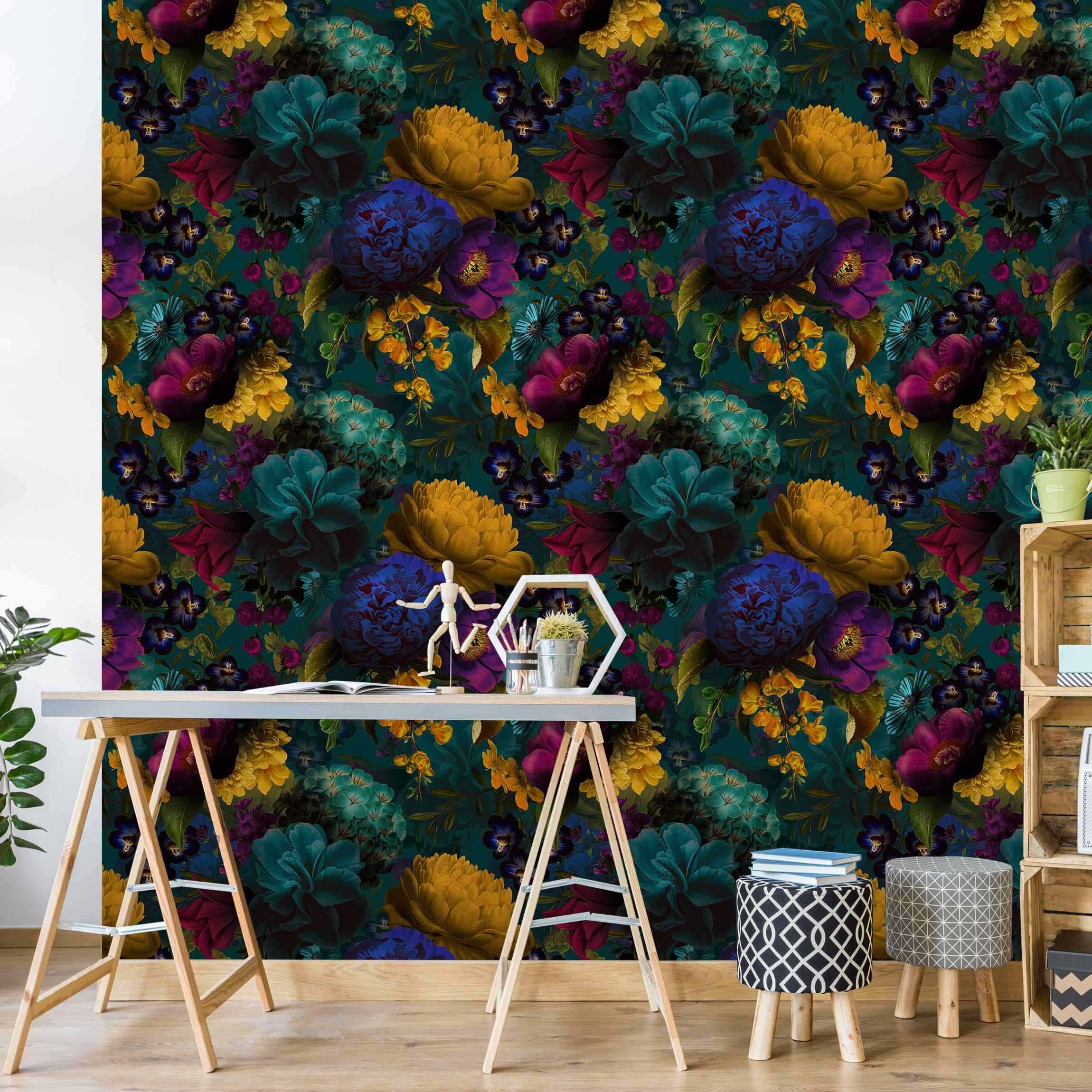 Mustertapete Gelbe Blüten mit Blauen Blumen vor Türkis