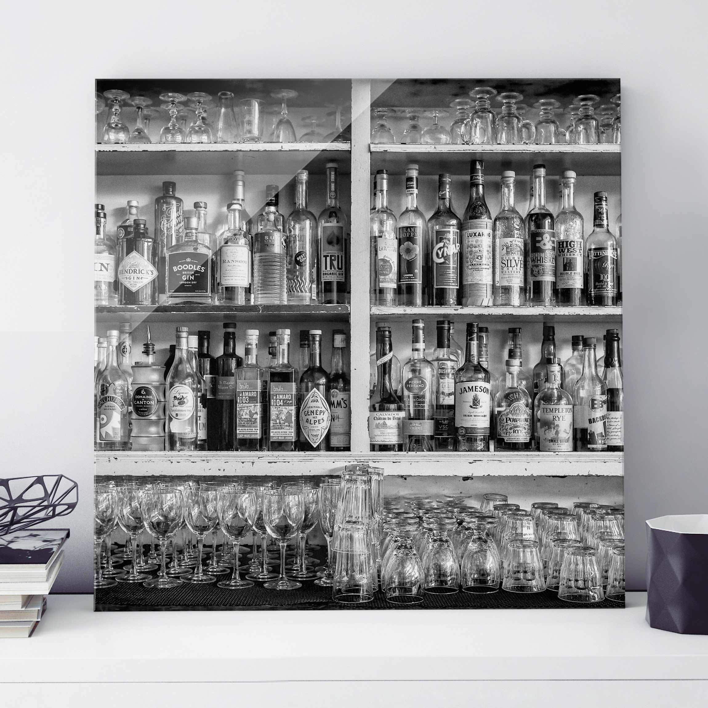 Glasbild - Quadrat Bar Schwarz Weiß