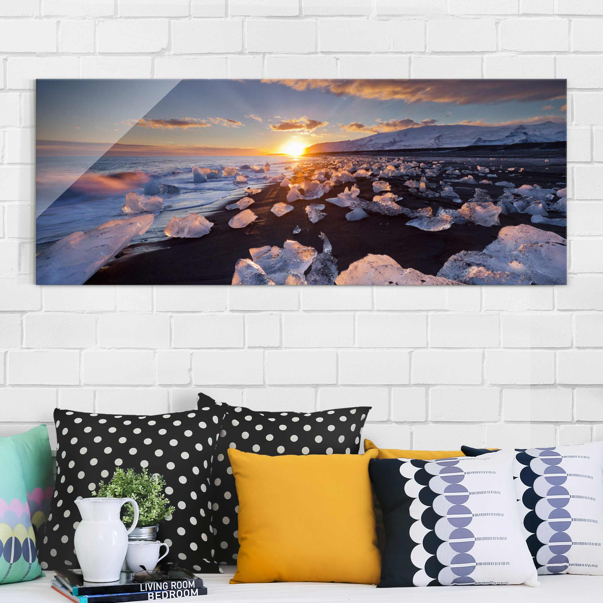 Glasbild - Panorama Eisbrocken am Strand Island