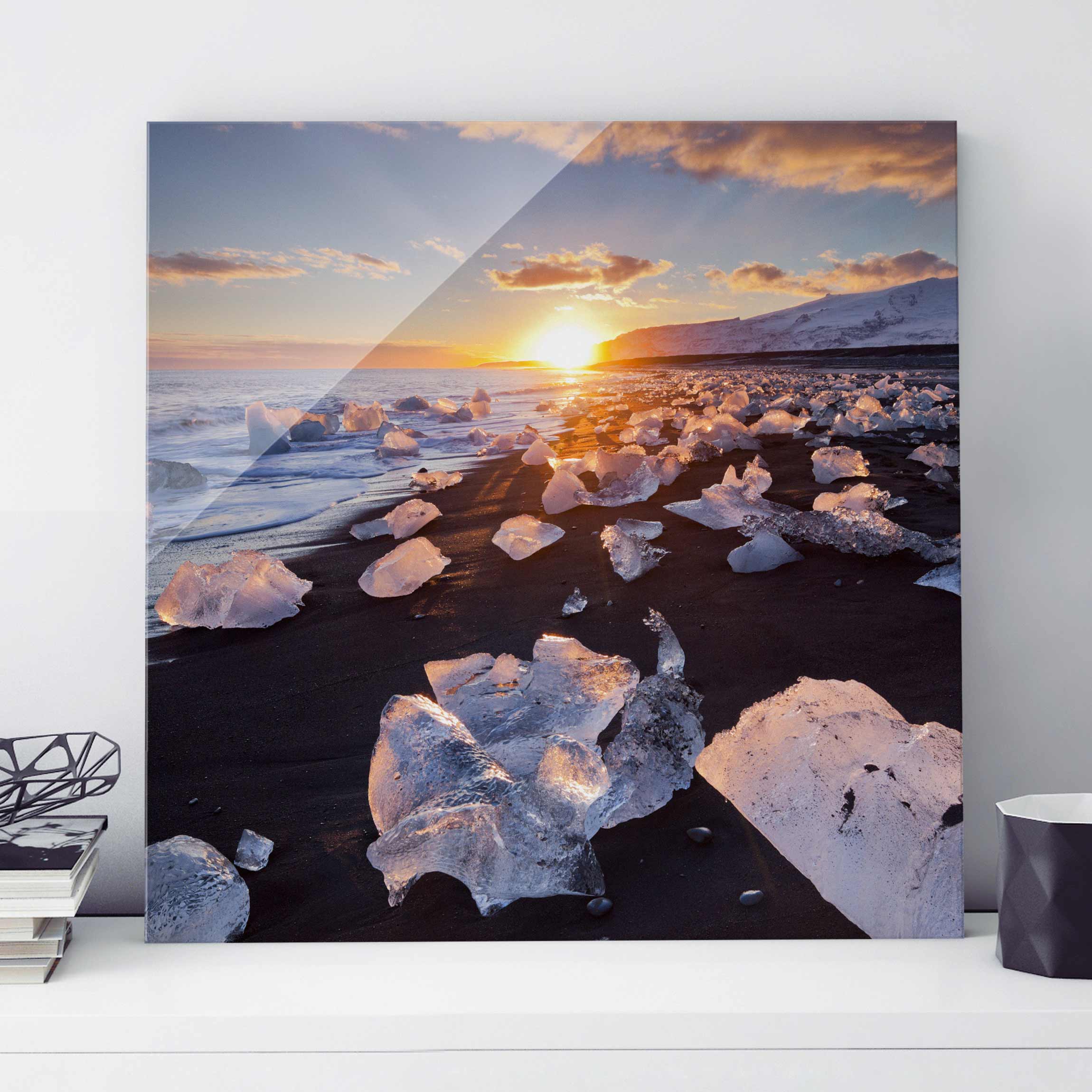 Glasbild - Quadrat Eisbrocken am Strand Island