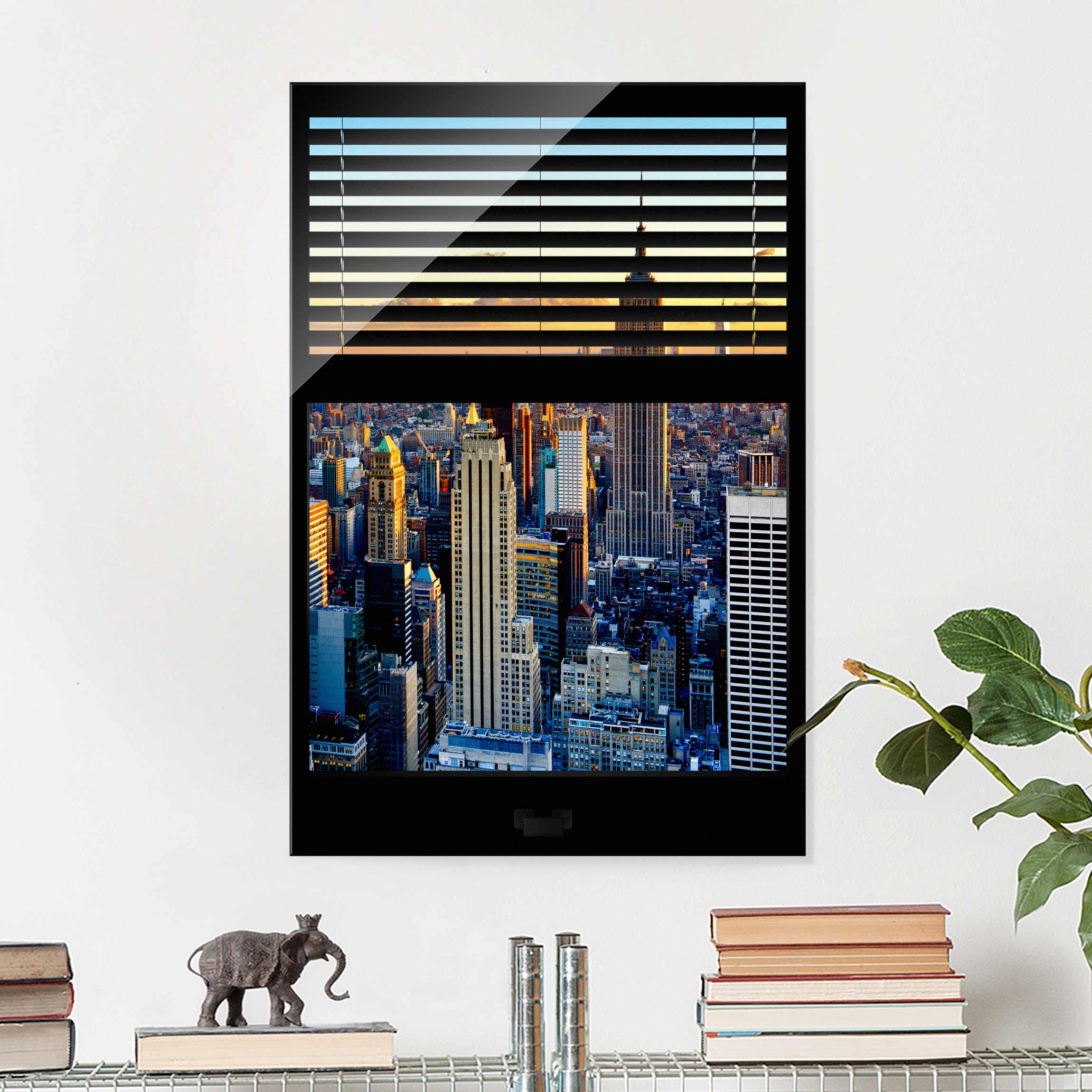 Glasbild - Hochformat Fensterausblick Jalousie - Sonnenaufgang New York
