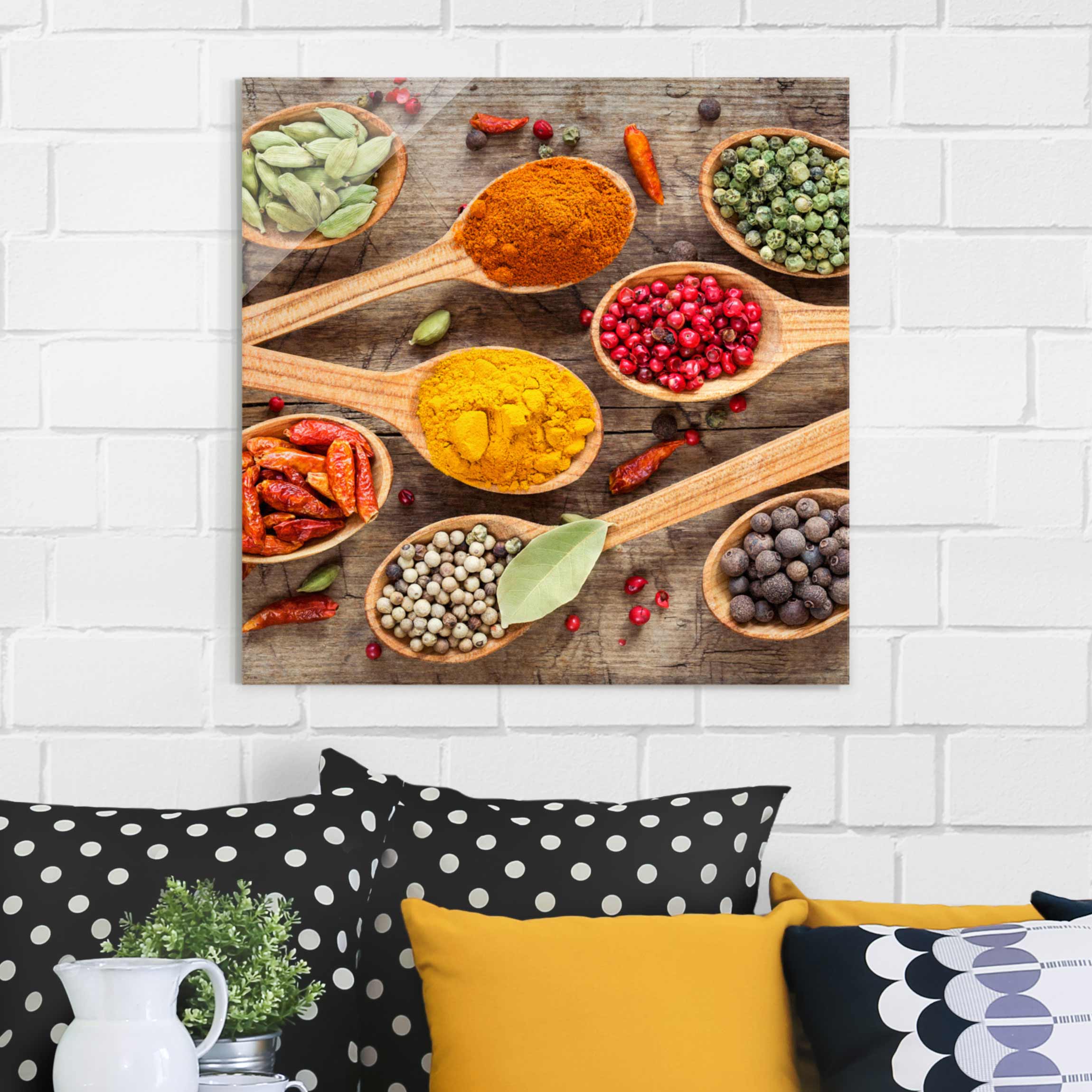Glasbild - Quadrat Gewürze auf Holzlöffel