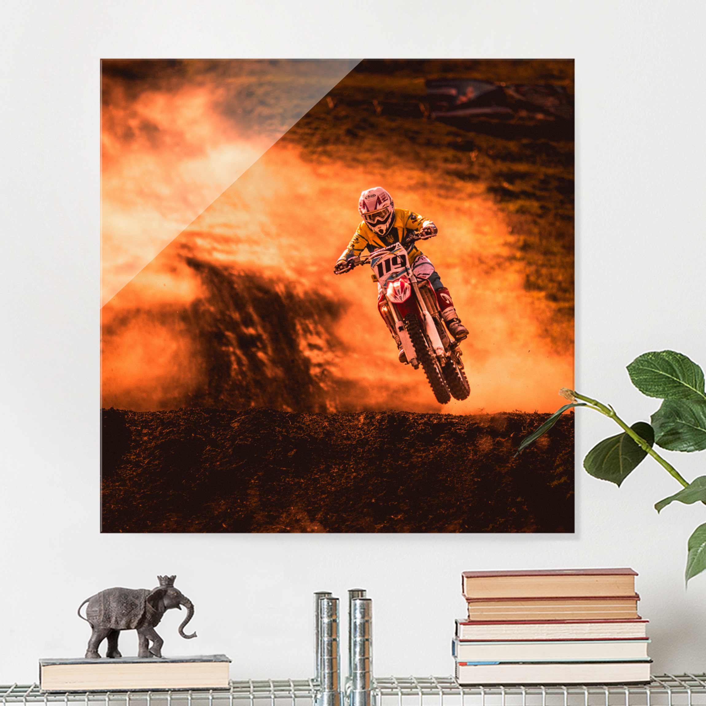 Glasbild Portrait Motocross im Staub