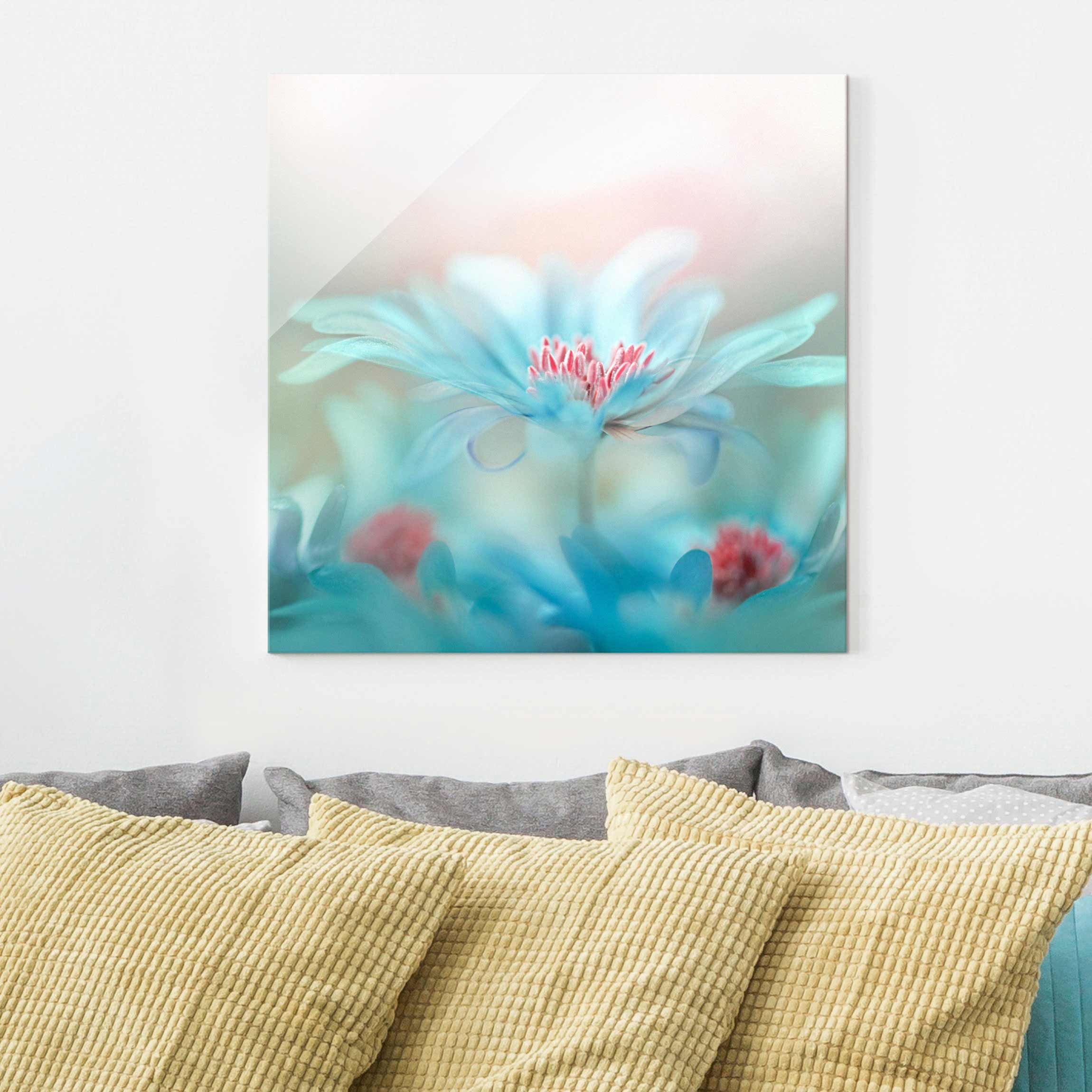 Glasbild - Quadrat Zarte Blüten in Pastell