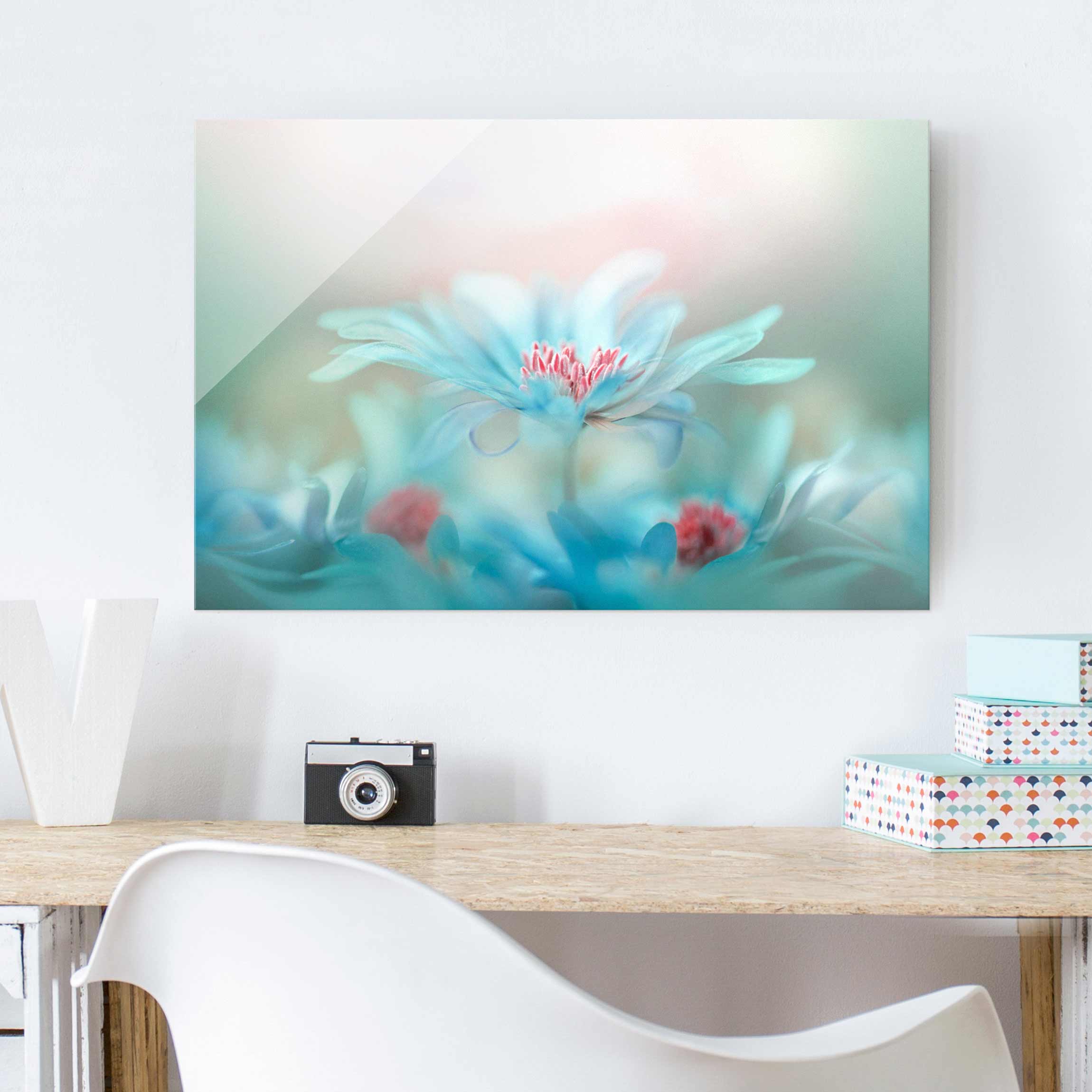 Glasbild - Querformat Zarte Blüten in Pastell