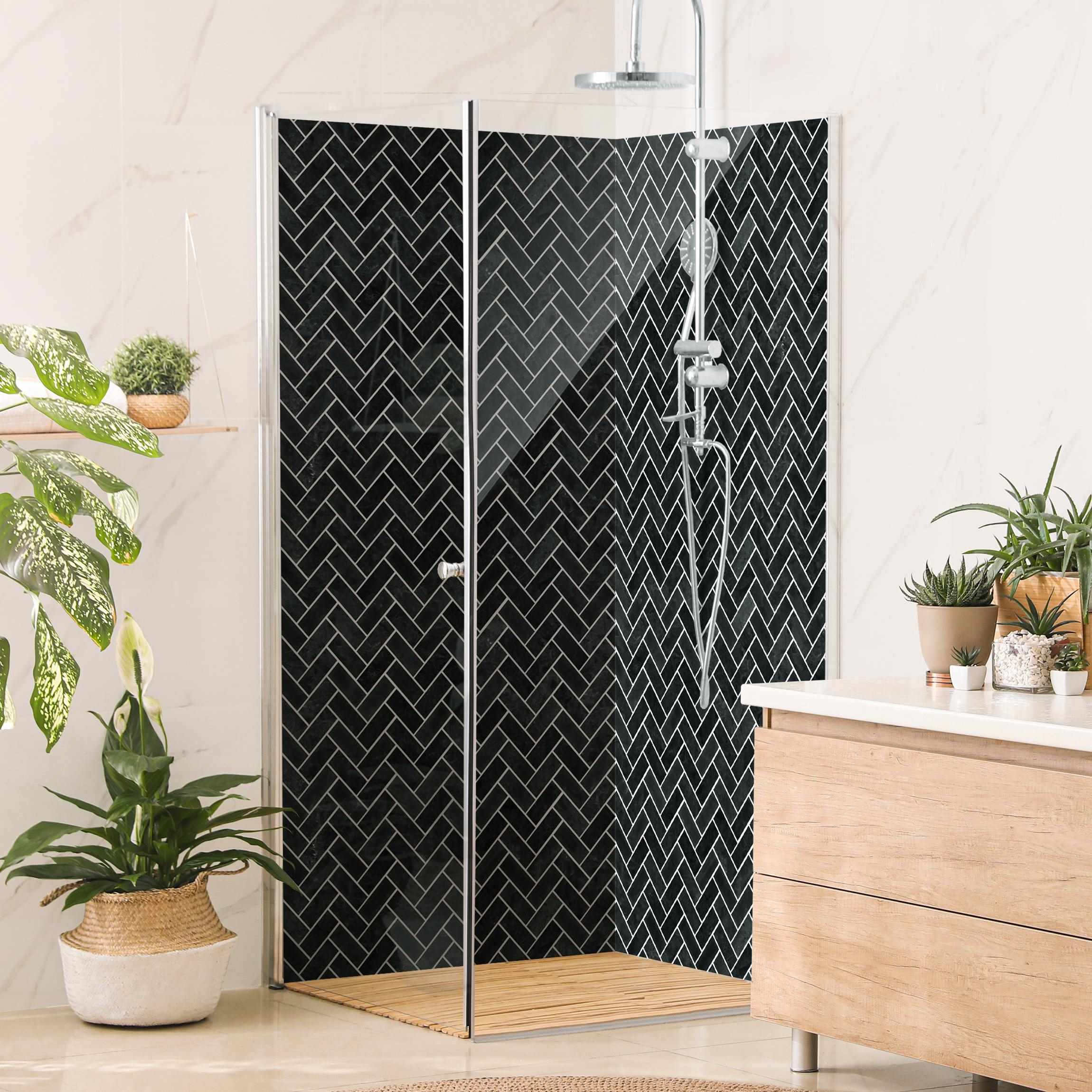 Duschrückwand Marmor Fischgräten Fliesen - Schwarz helle Fugen