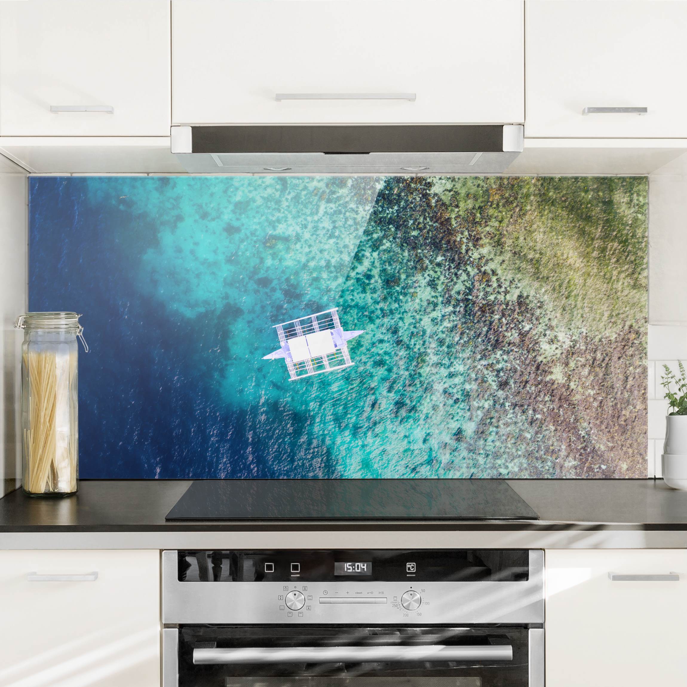 Glas Spritzschutz Boot auf dem Meer Draufsicht