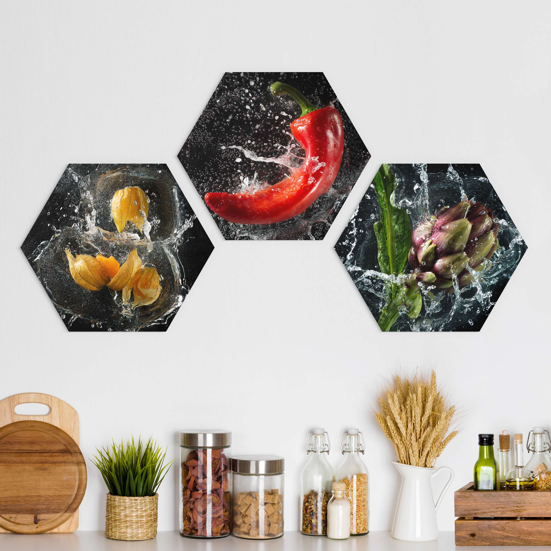 3-teiliges Hexagon-Alu-Dibond Bild Paprika Artischocke Physalis Splash