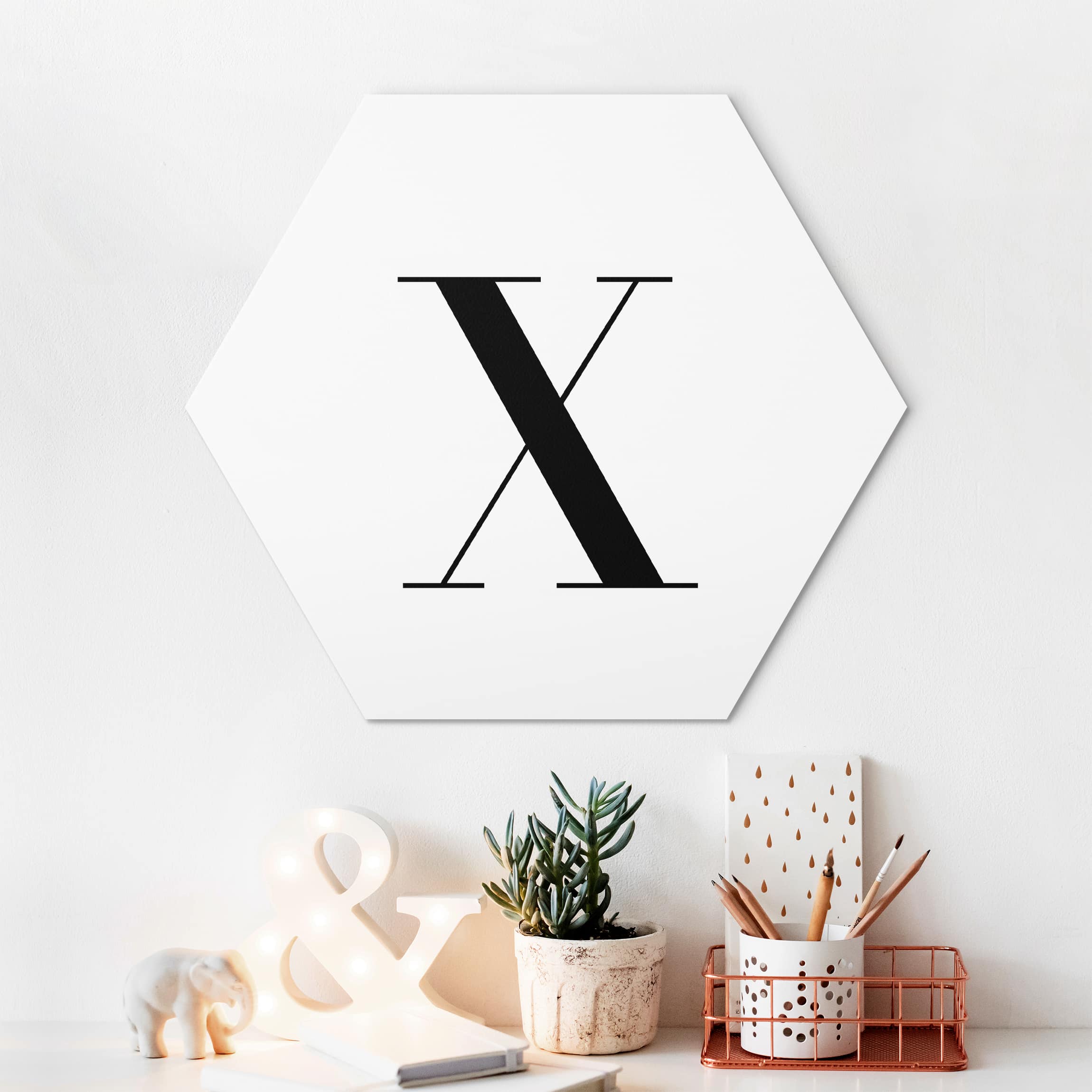 Hexagon-Alu-Dibond Bild Buchstabe Serif Weiß X