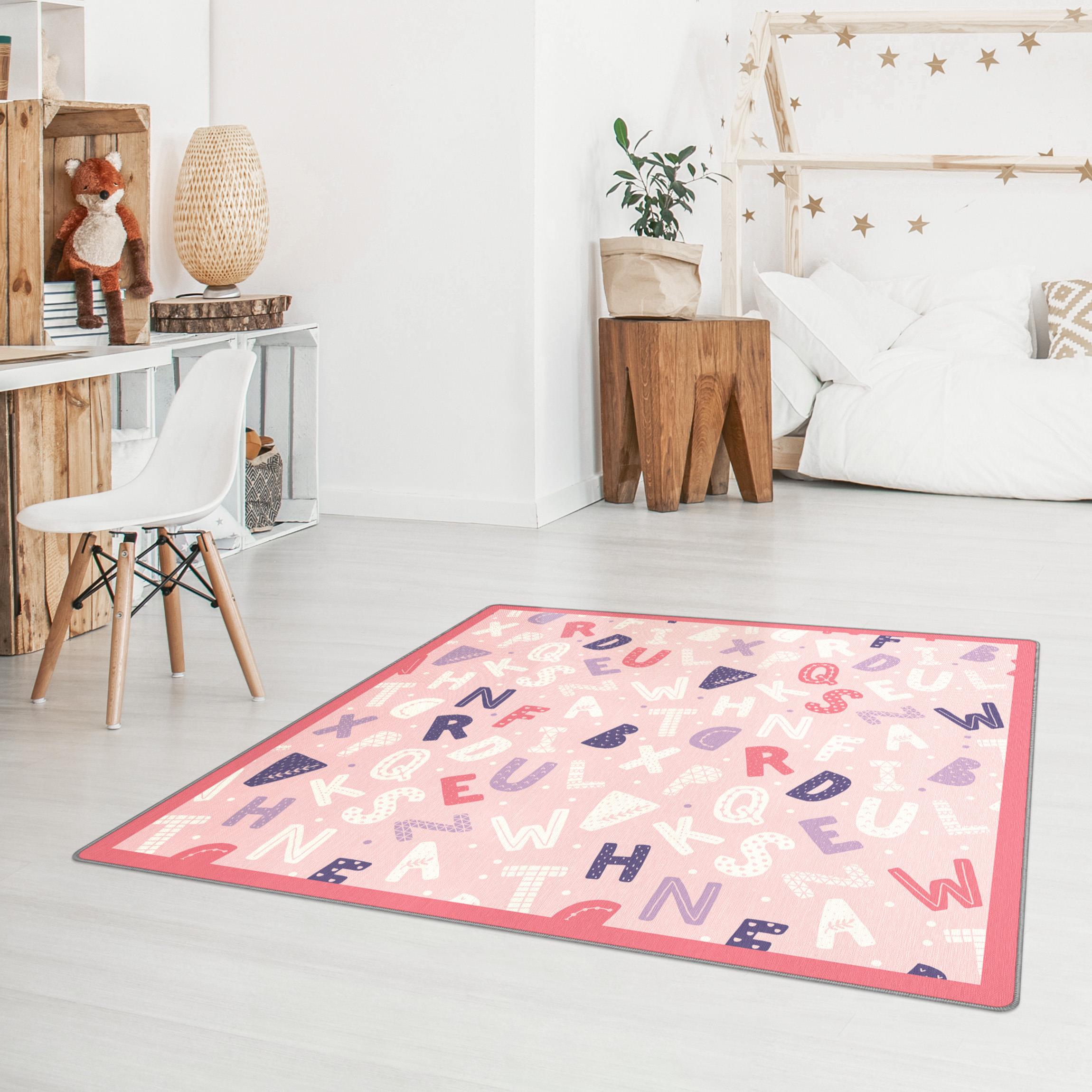 Teppich Alphabet mit Herzen und Punkten in Rosa mit Rahmen
