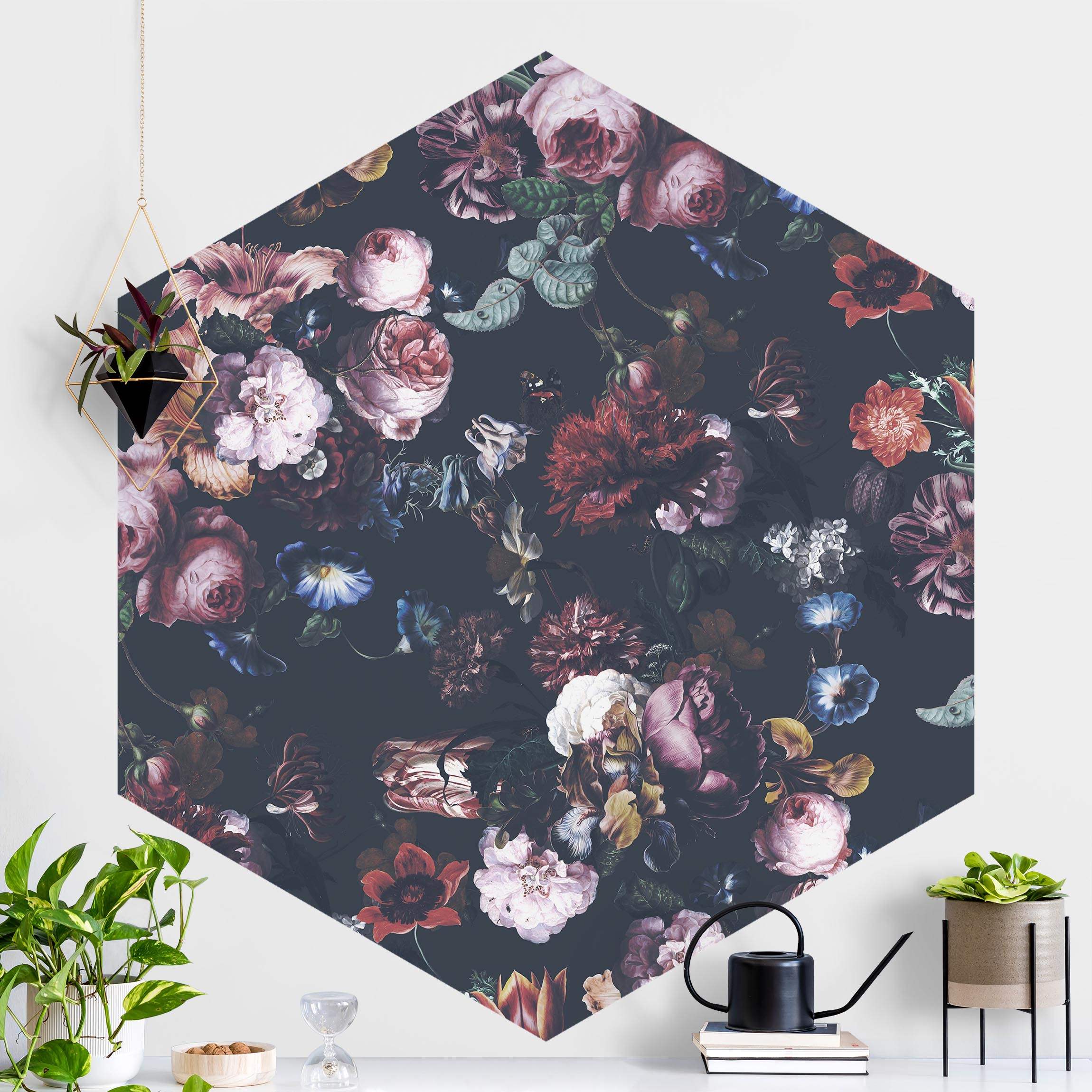 Hexagon Mustertapete Altmeisterliche Blüten mit Tulpen und Rosen auf Dunkelgrau