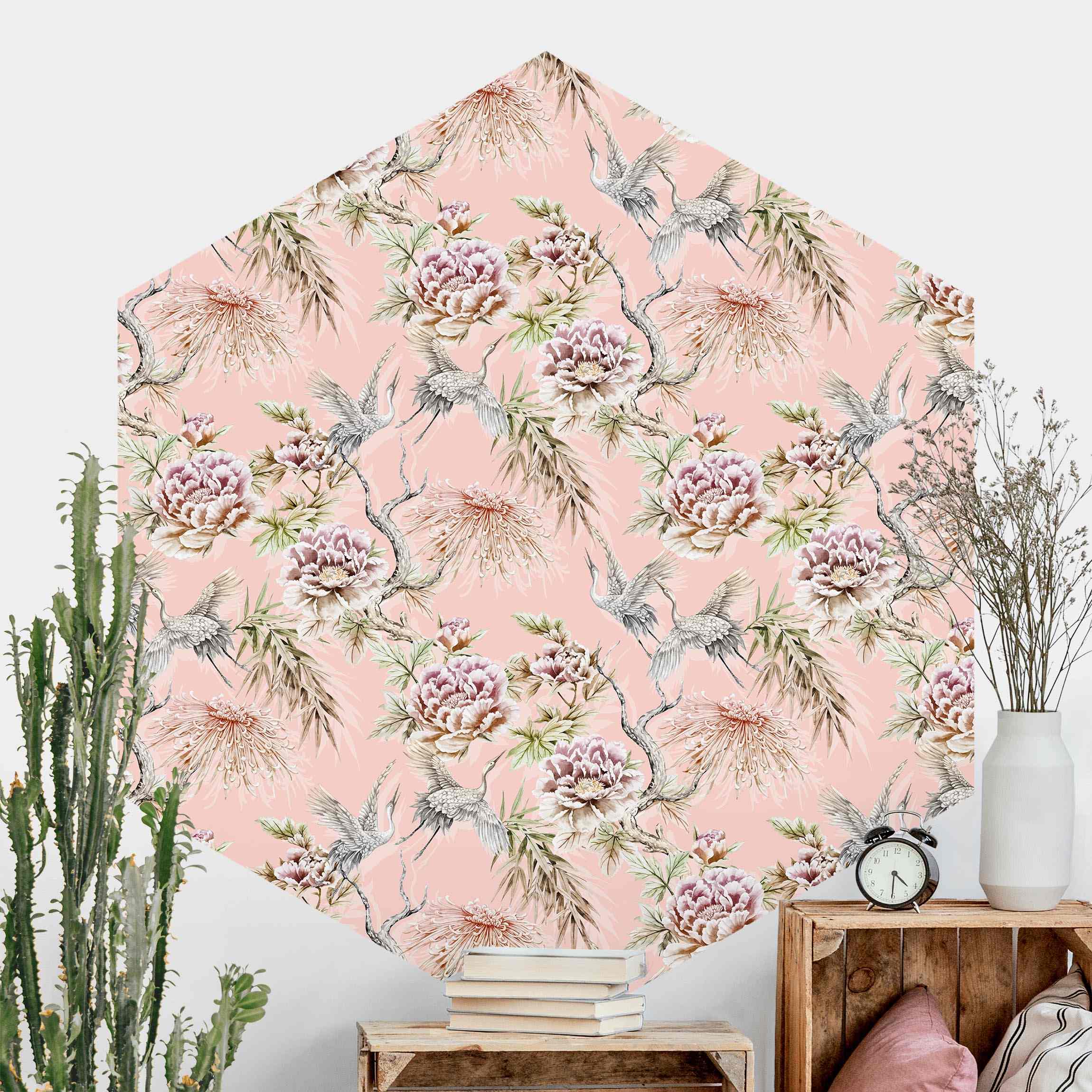 Hexagon Mustertapete Aquarell Vögel mit großen Blüten vor Rosa