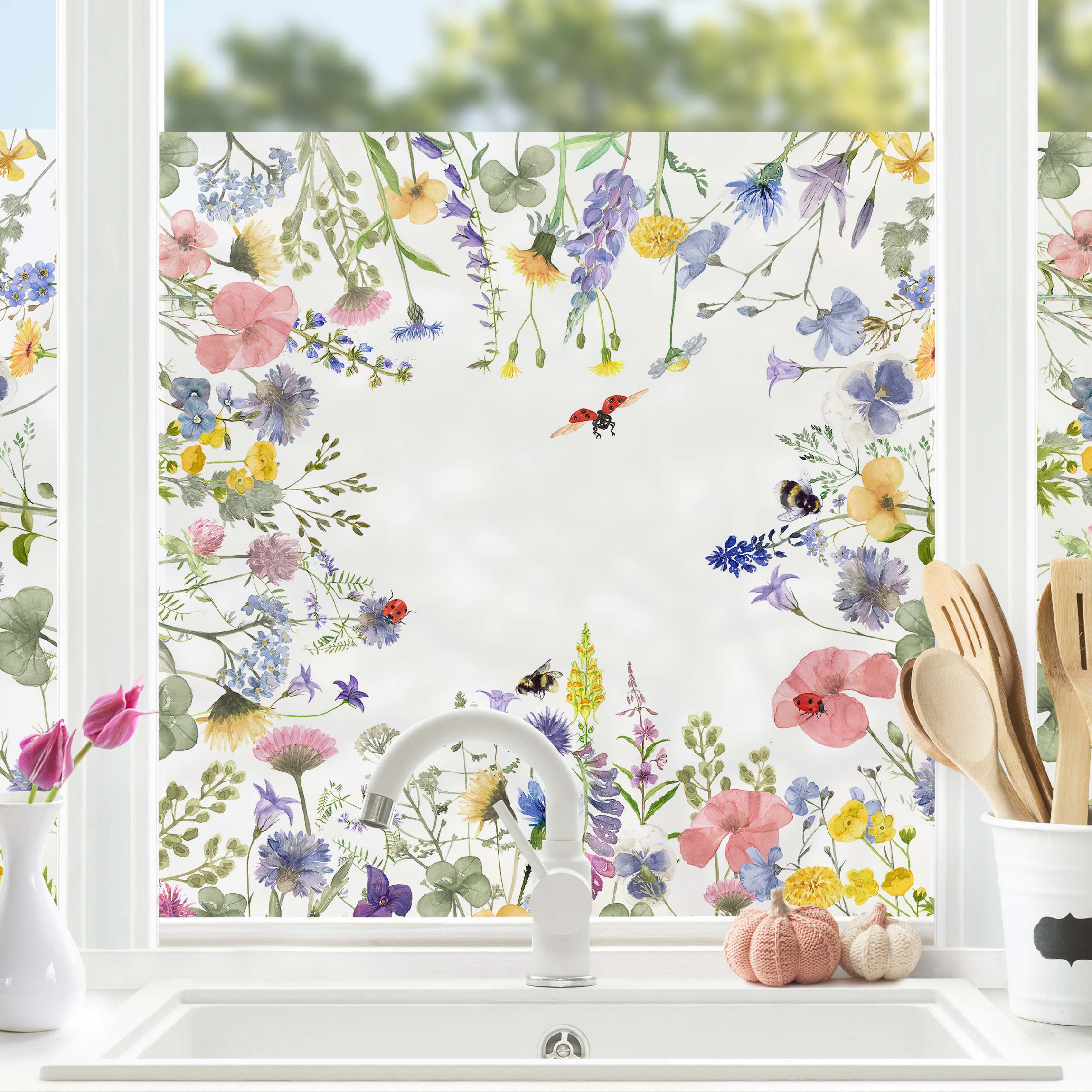 Fensterfolie Aquarellierte Blumen mit Marienkäfern