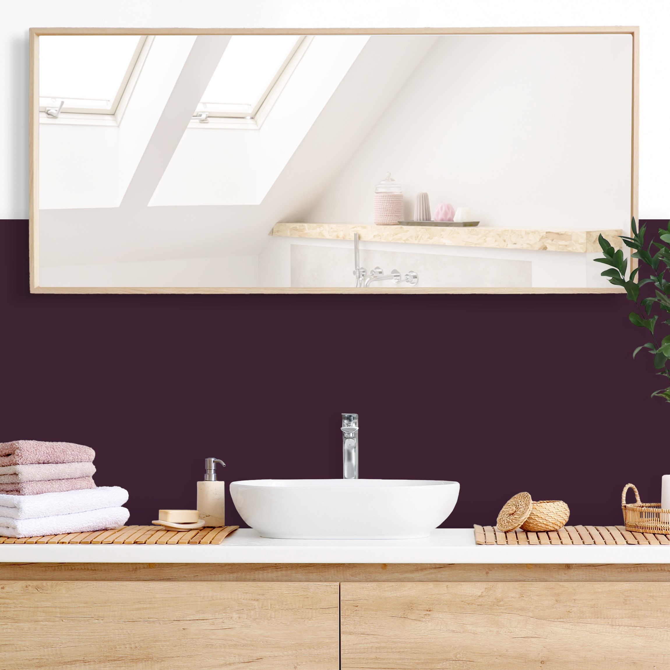 Wandverkleidung Bad Aubergine