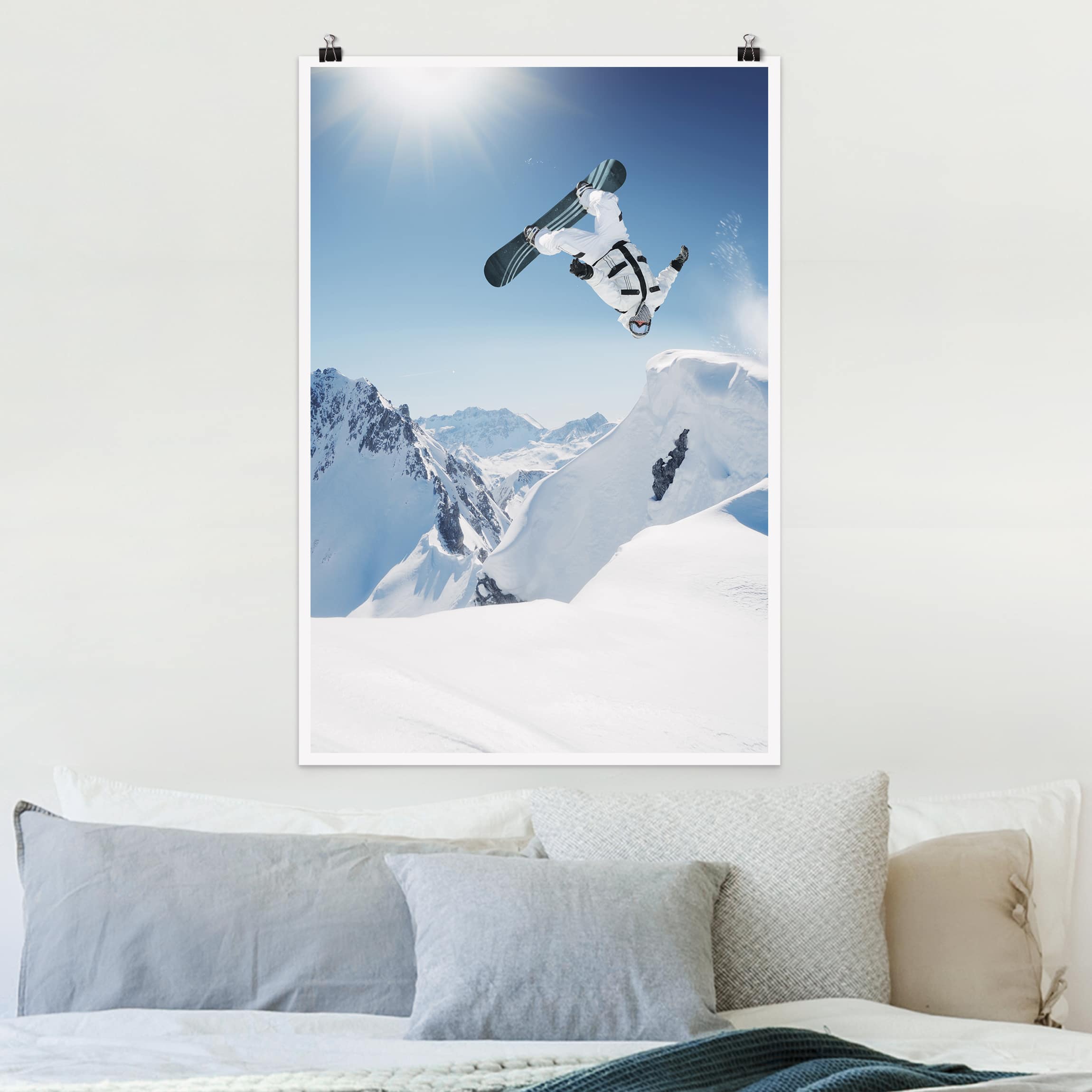 Poster - Hochformat Fliegender Snowboarder