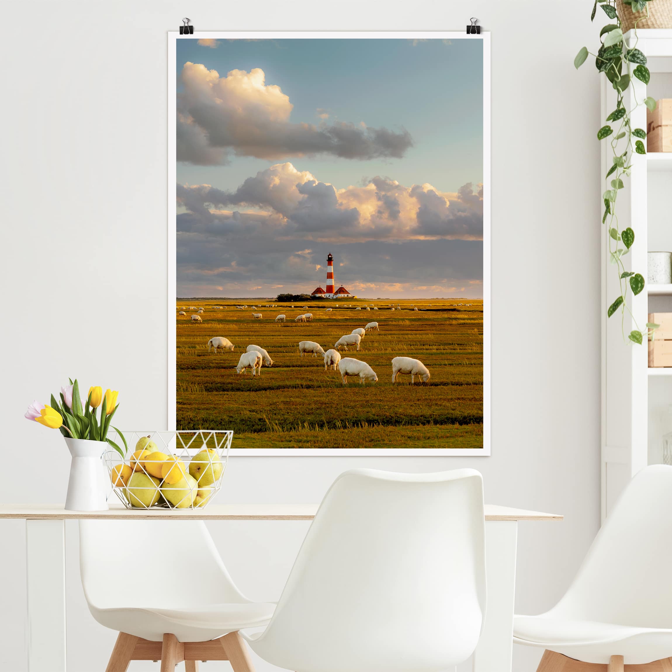 Poster Tiere Nordsee Leuchtturm mit Schafsherde