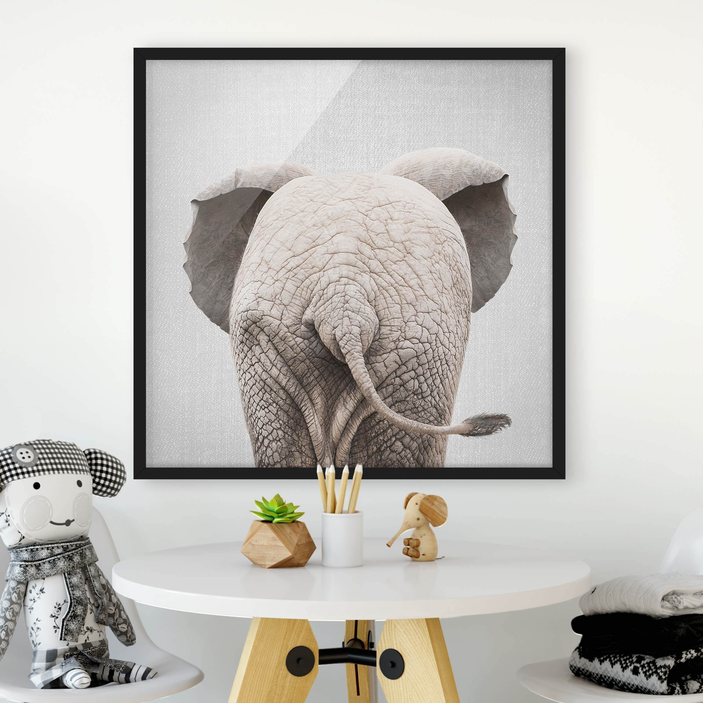 Bild mit Rahmen Baby Elefant von hinten
