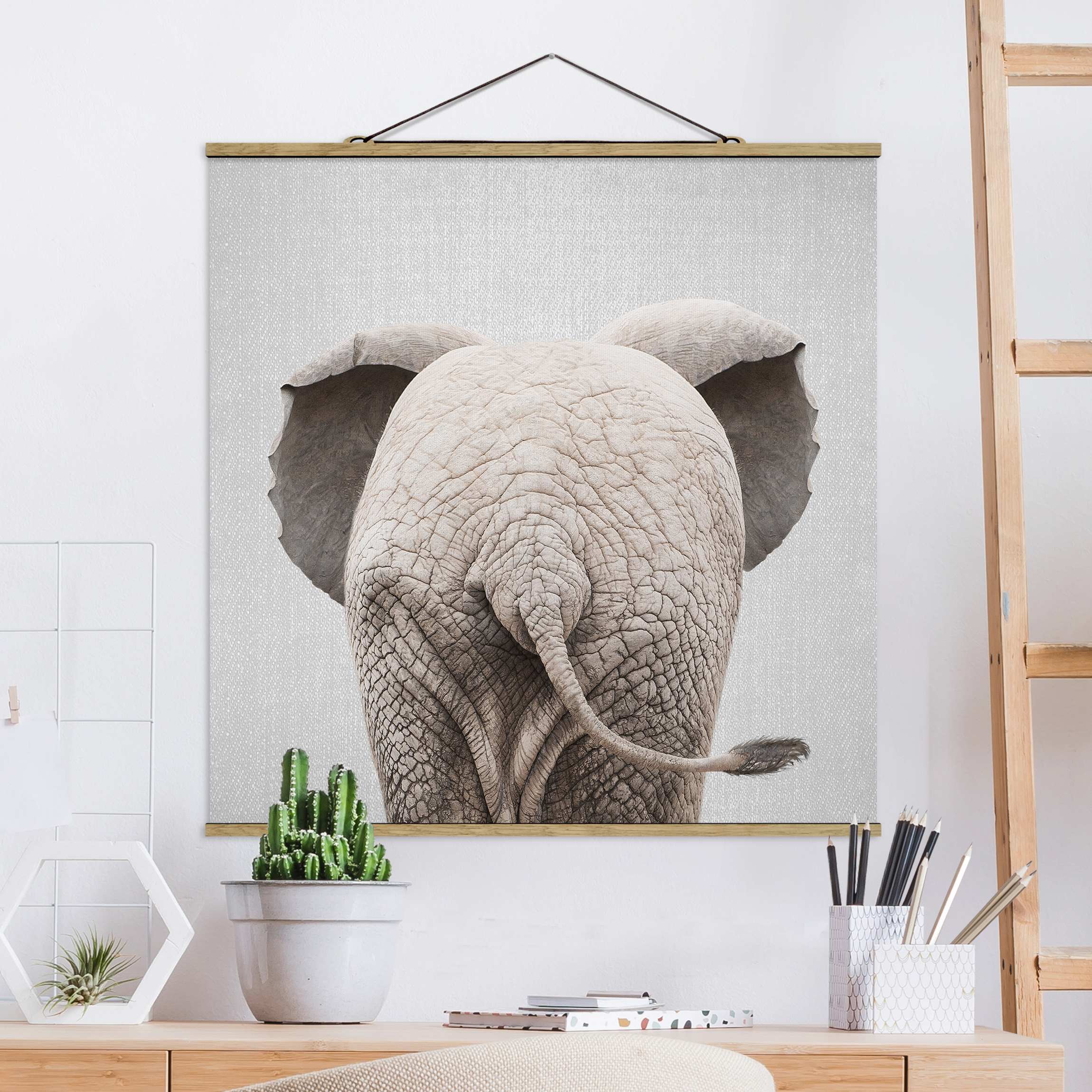Stoffbild Baby Elefant von hinten