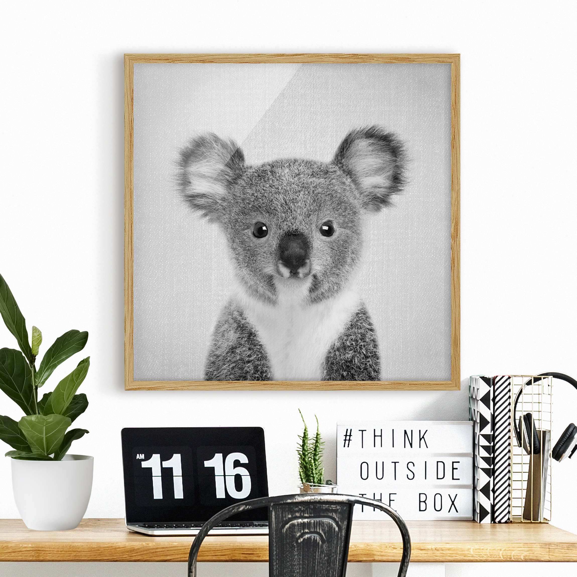 Bild mit Rahmen Baby Koala Klara Schwarz Weiß
