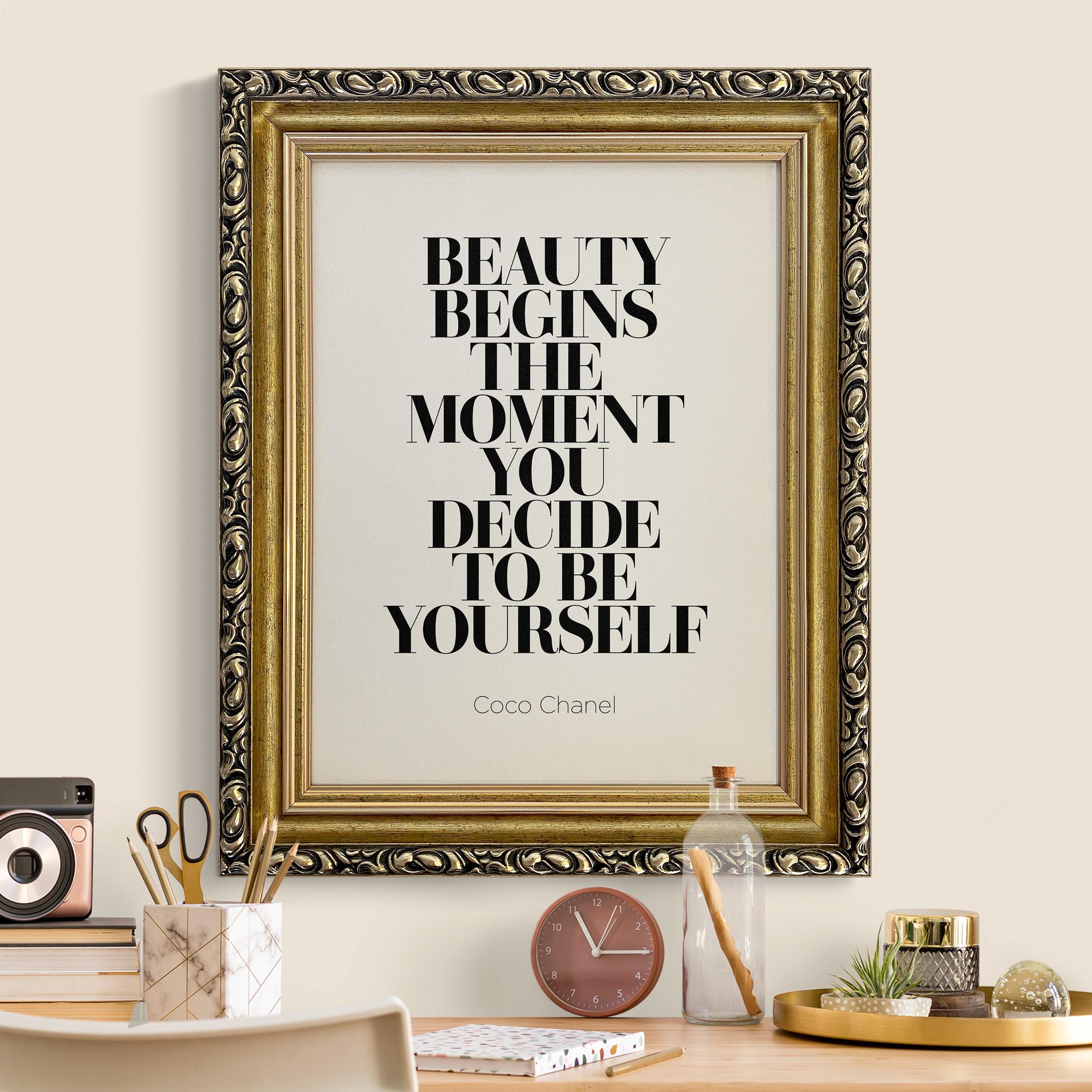 Leinwandbild in Barockrahmen Be yourself Coco Chanel in Creme