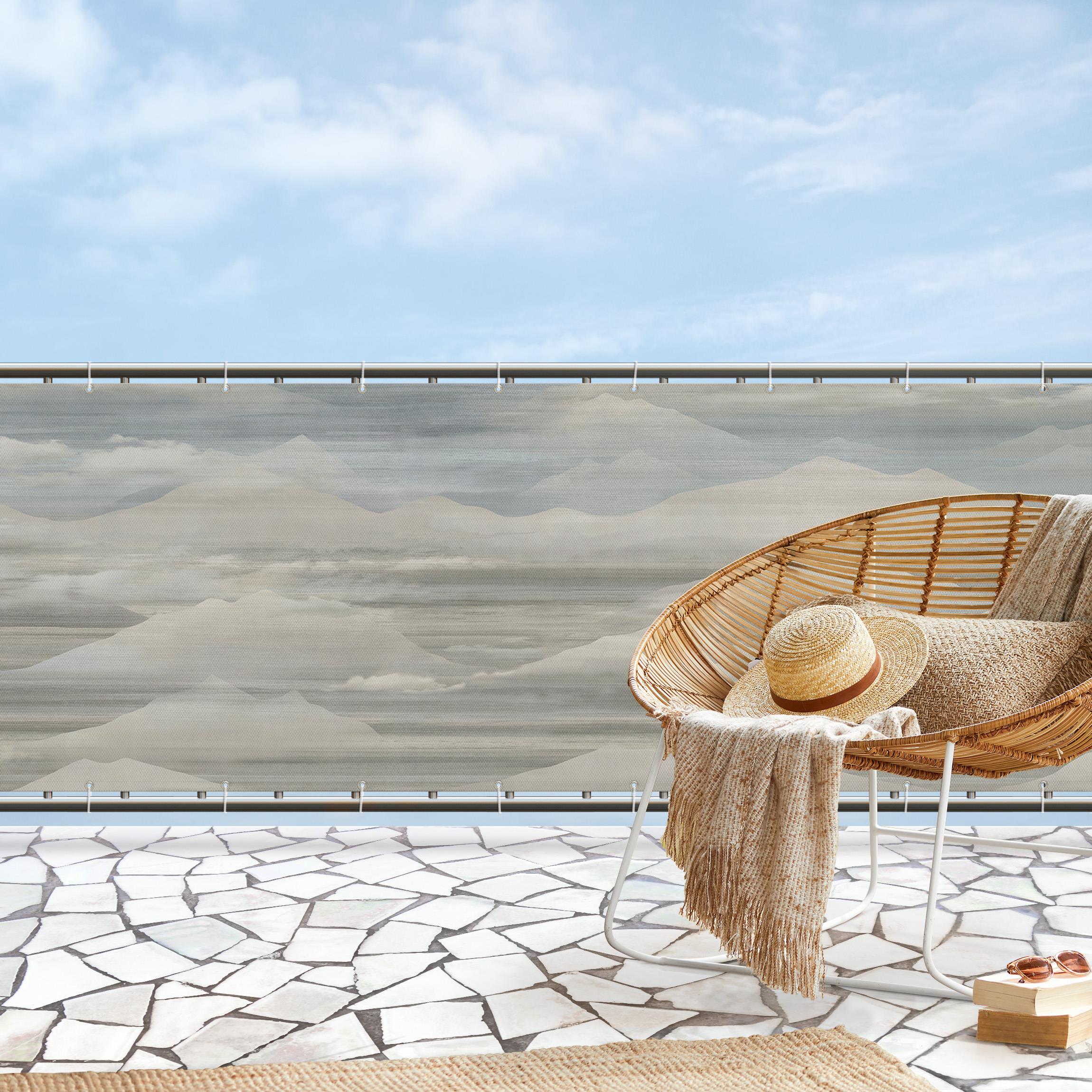 Balkon Sichtschutz Berge im Nebel Grau