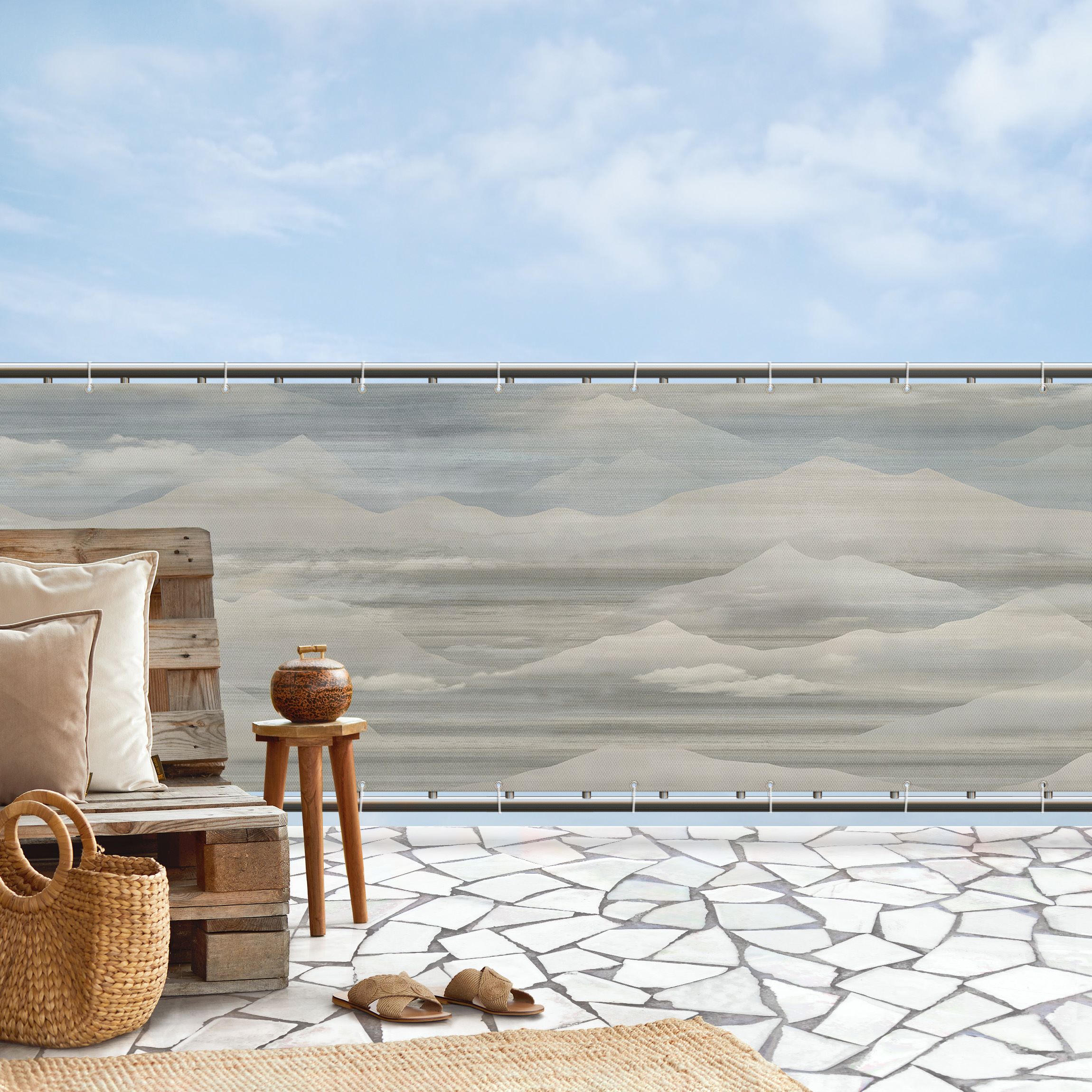 Balkon Sichtschutz Berge im Nebel Grau