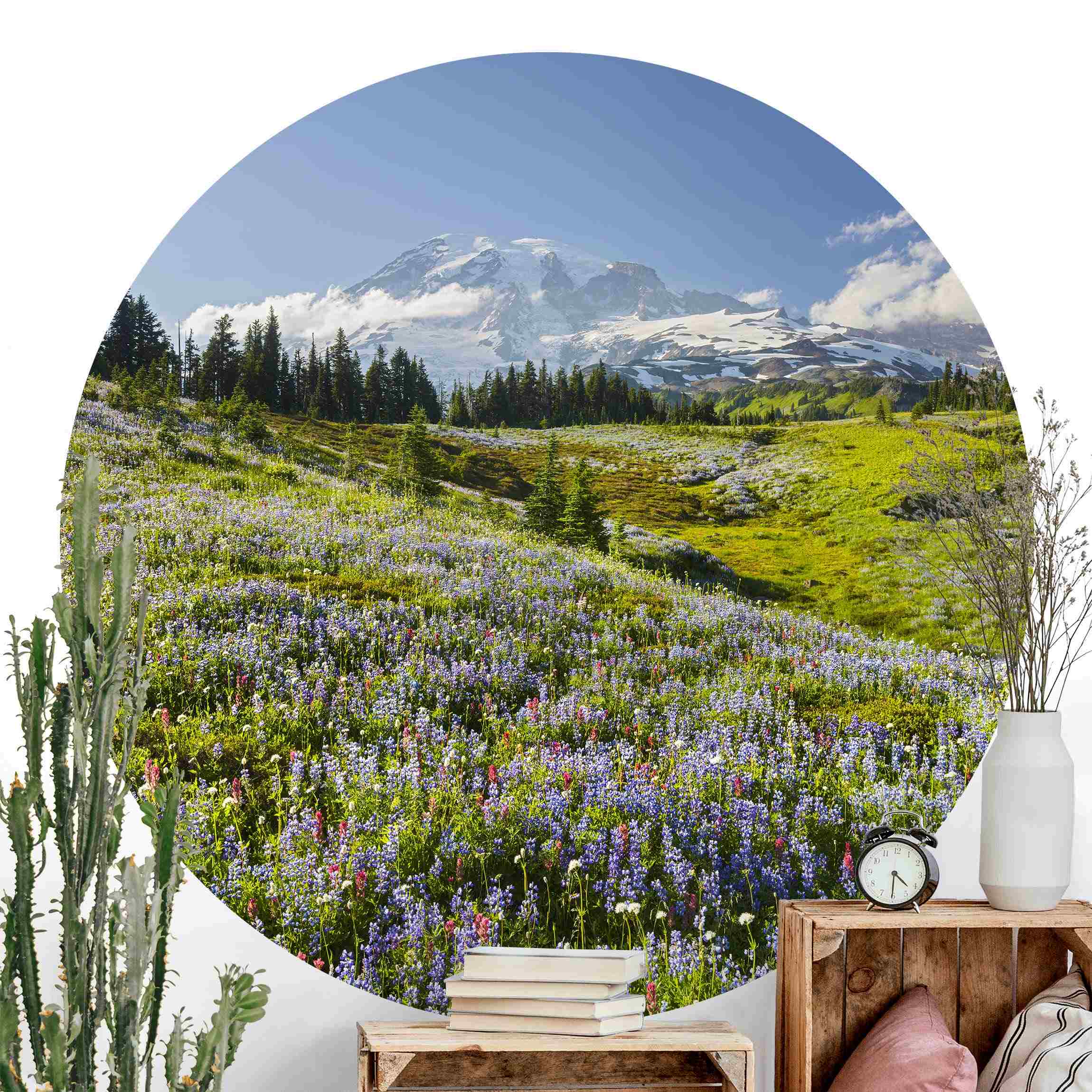 Runde Fototapete Bergwiese mit roten Blumen vor Mt. Rainier