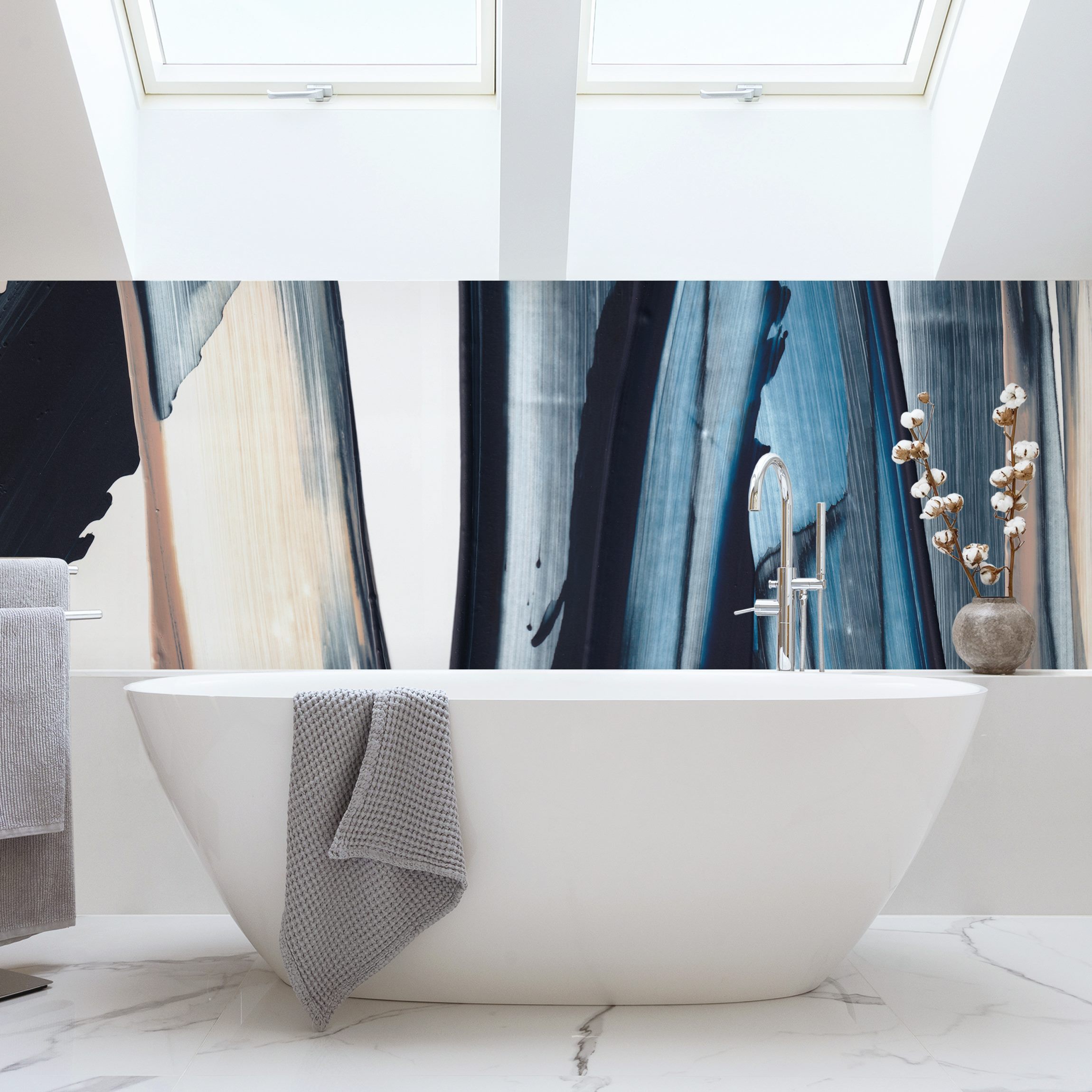 Wandverkleidung Bad Blau und Beige Streifen