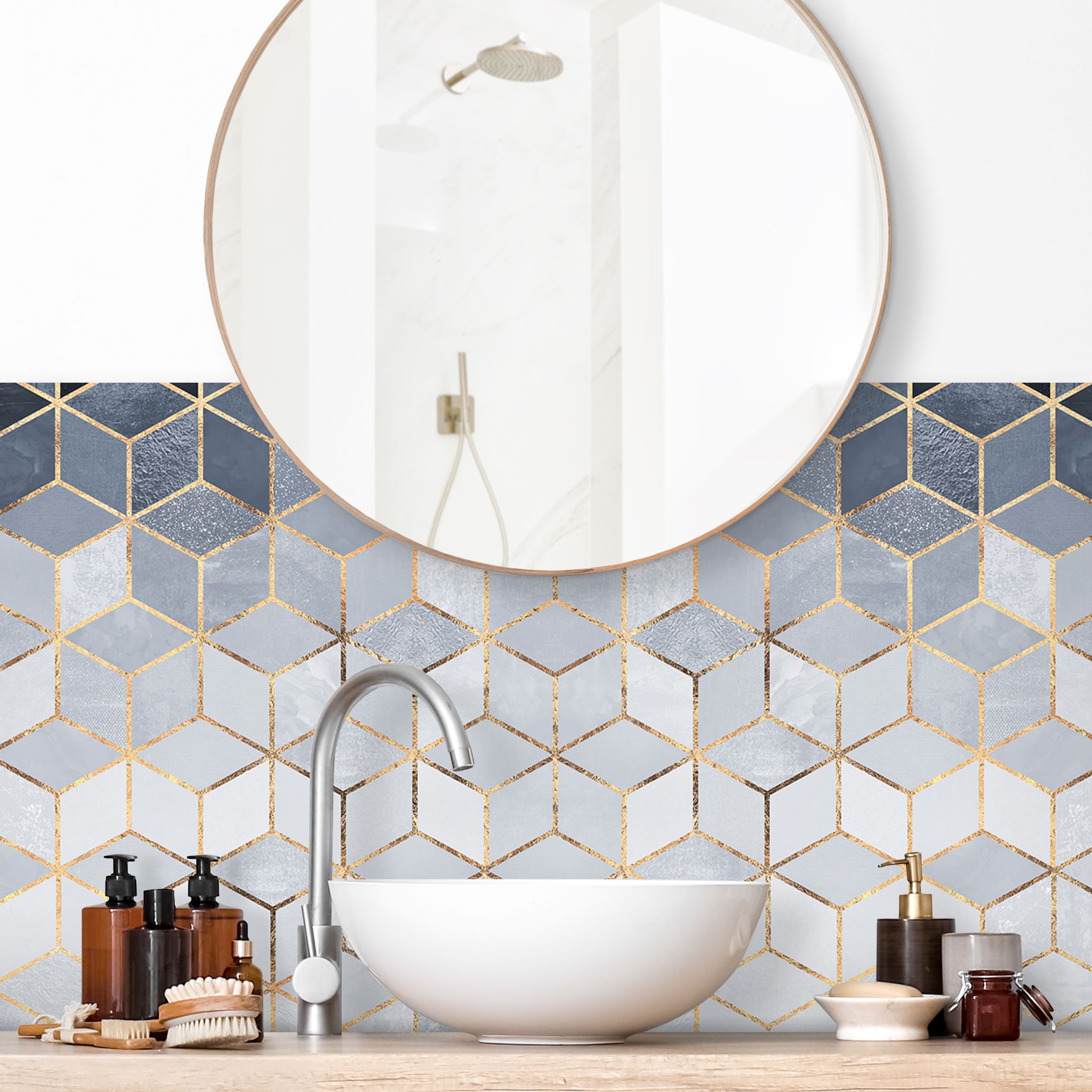 Wandverkleidung Bad Blau Weiß goldene Geometrie II