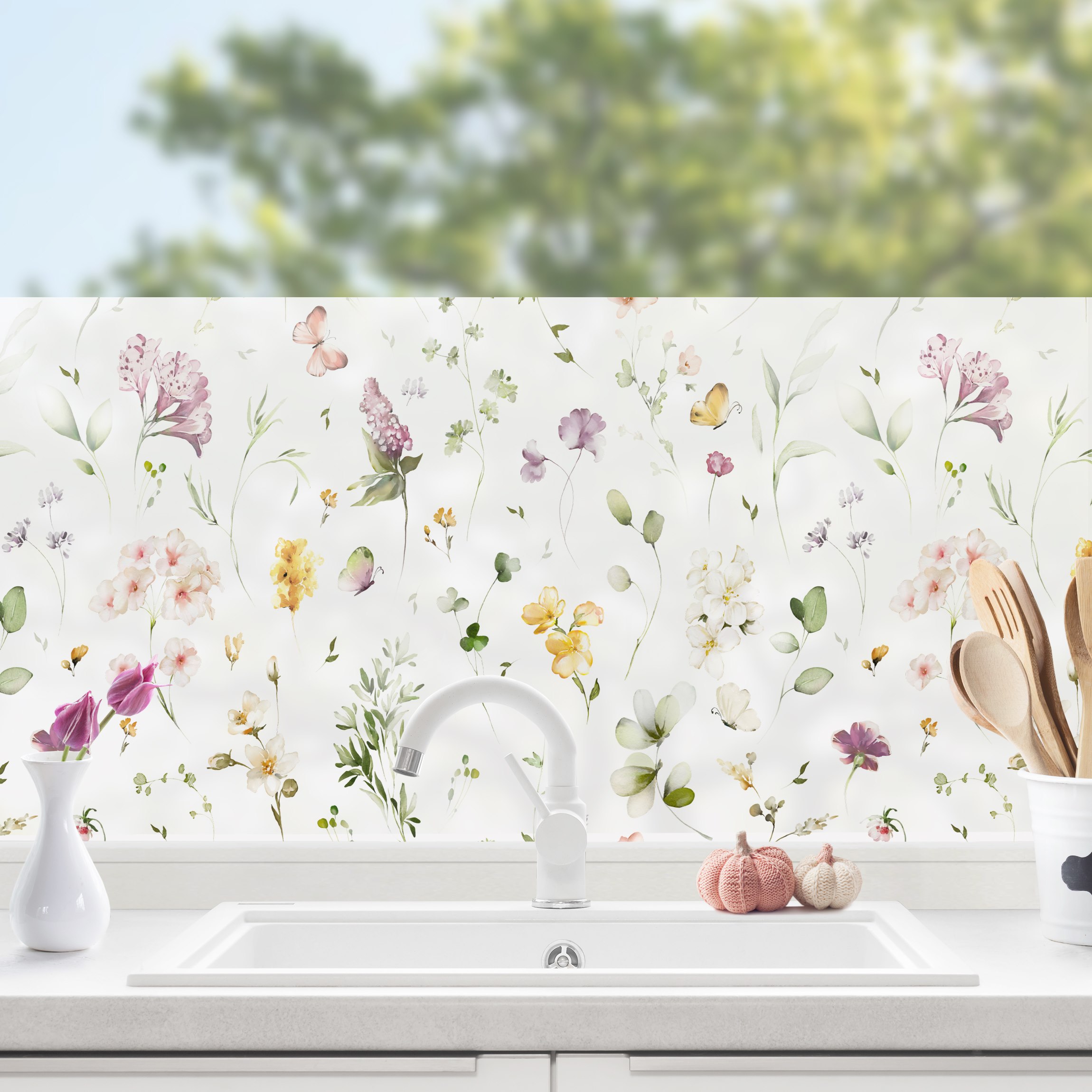 Fensterfolie Blüten Muster mit Schmetterlingen