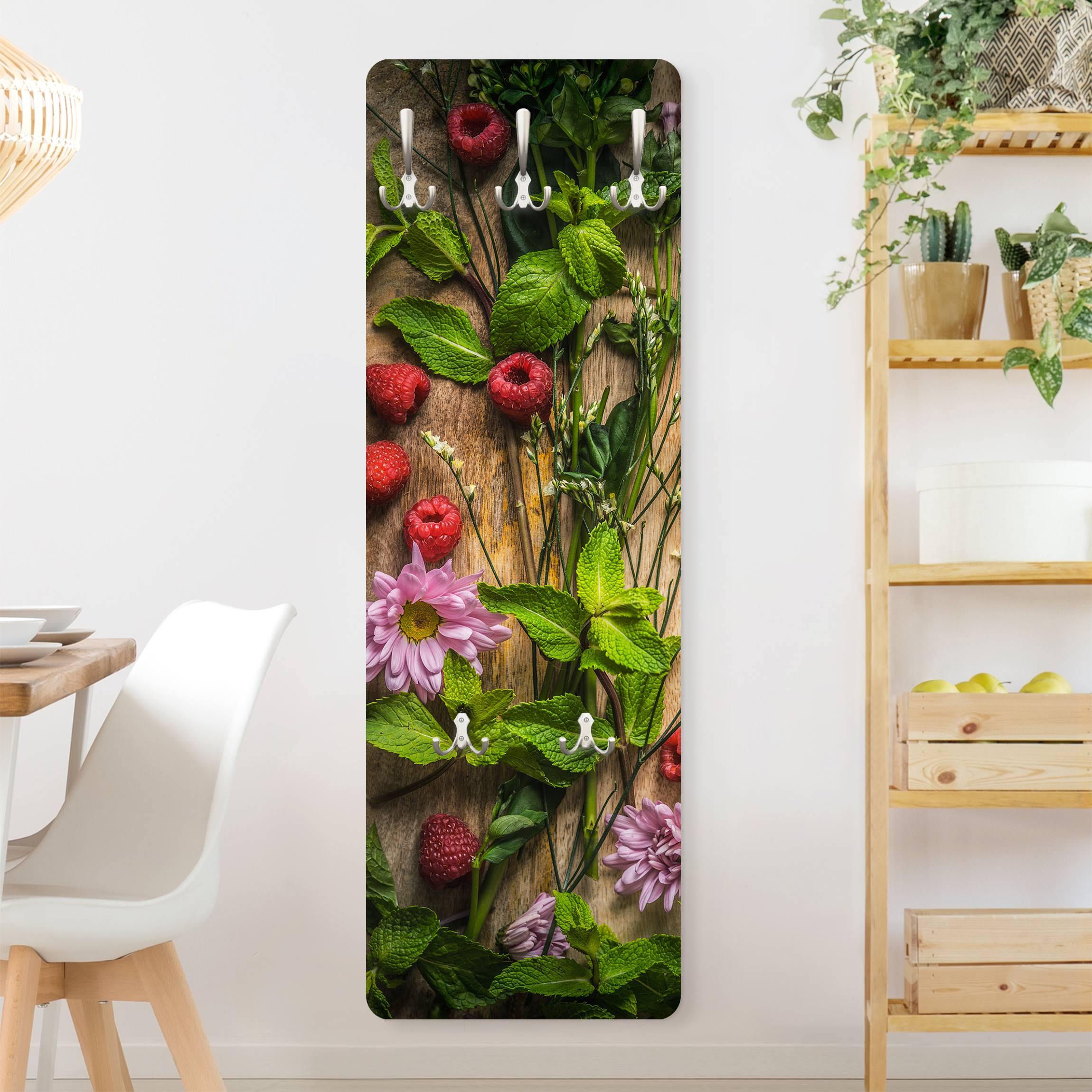 Wandgarderobe Blumen Himbeeren Minze