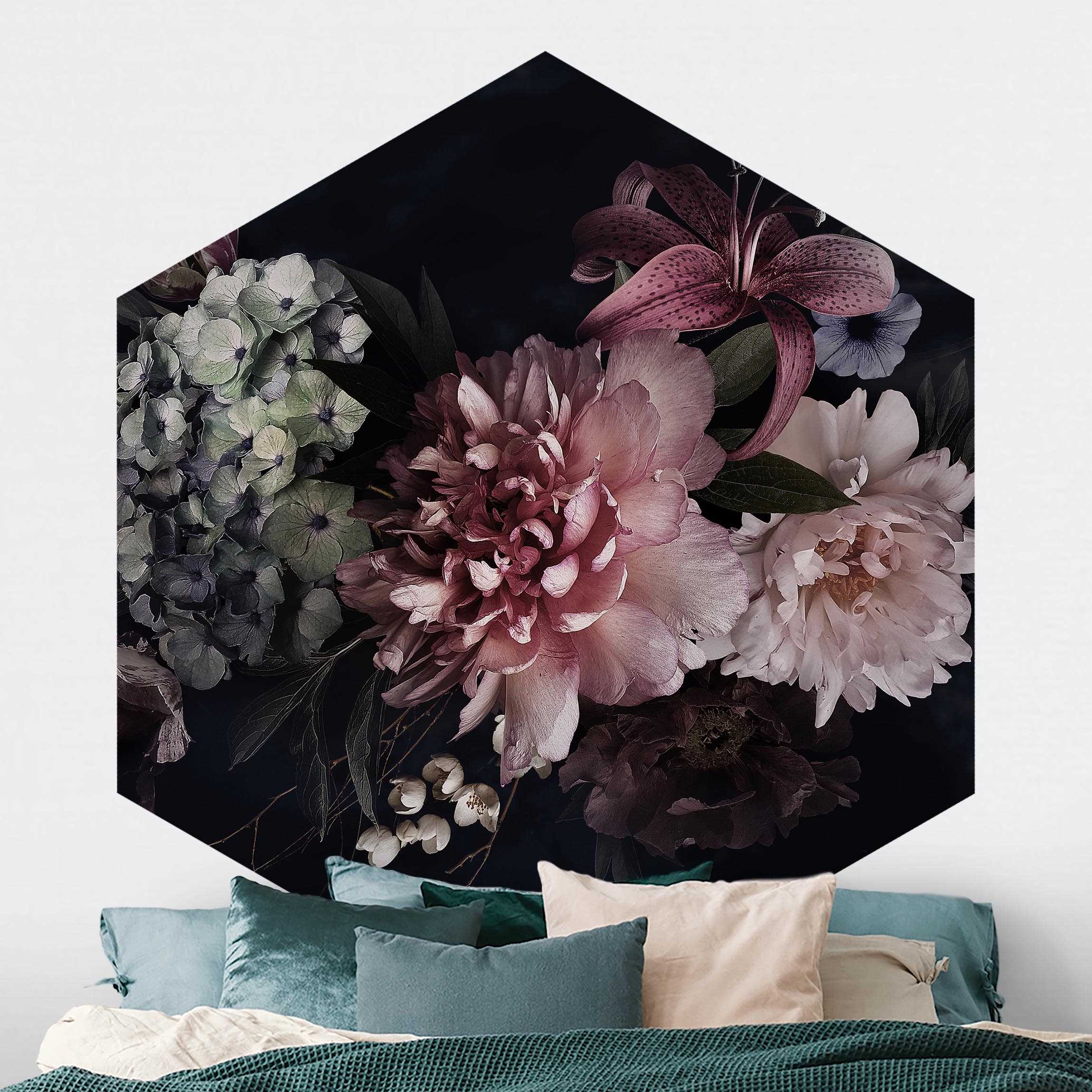 Hexagon Fototapete Blumen mit Nebel auf Schwarz