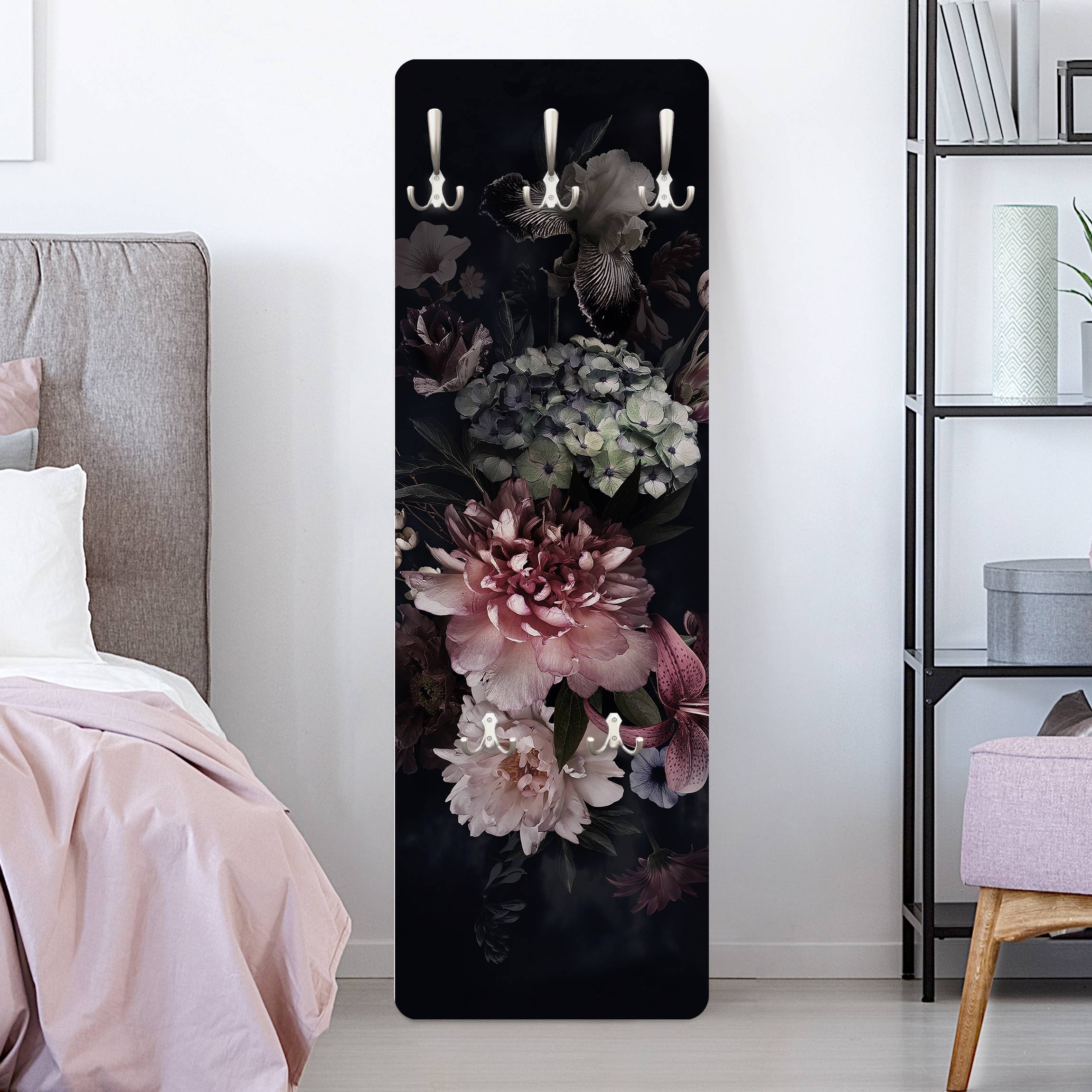 Wandgarderobe Blumen mit Nebel auf Schwarz