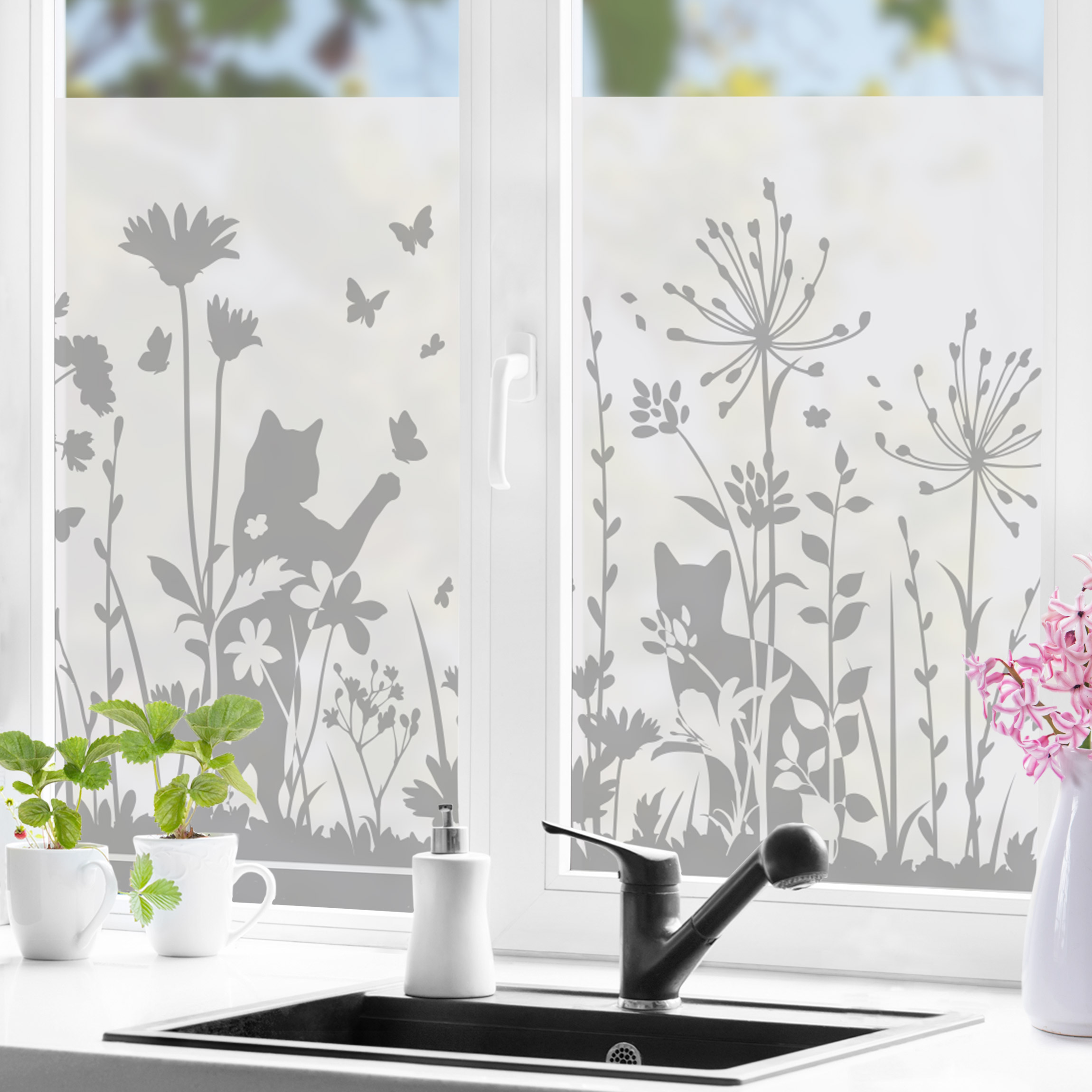 Milchglasfolie Blumenwiese mit Katzen