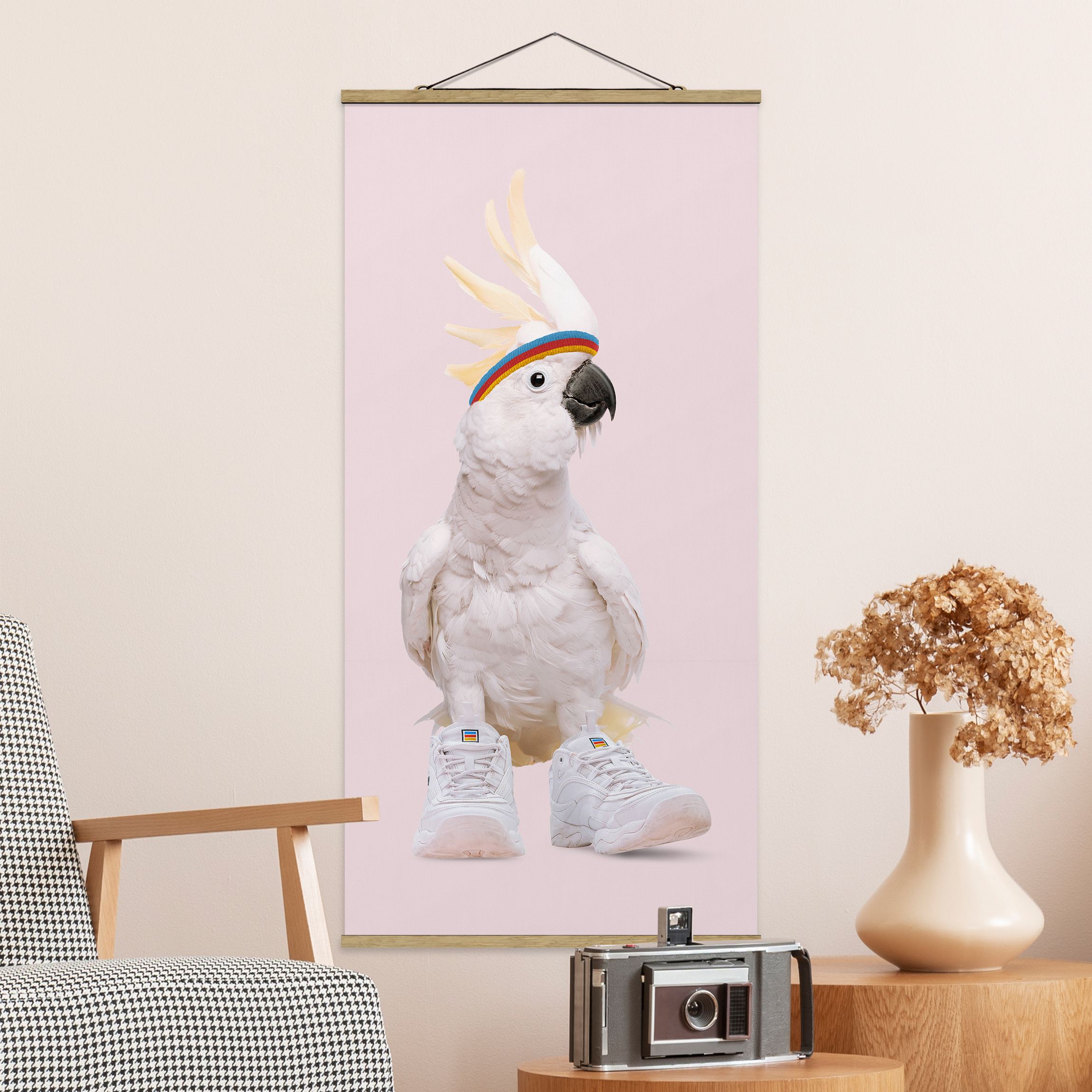 Stoffbild mit Posterleisten Kakadu mit Schuhen