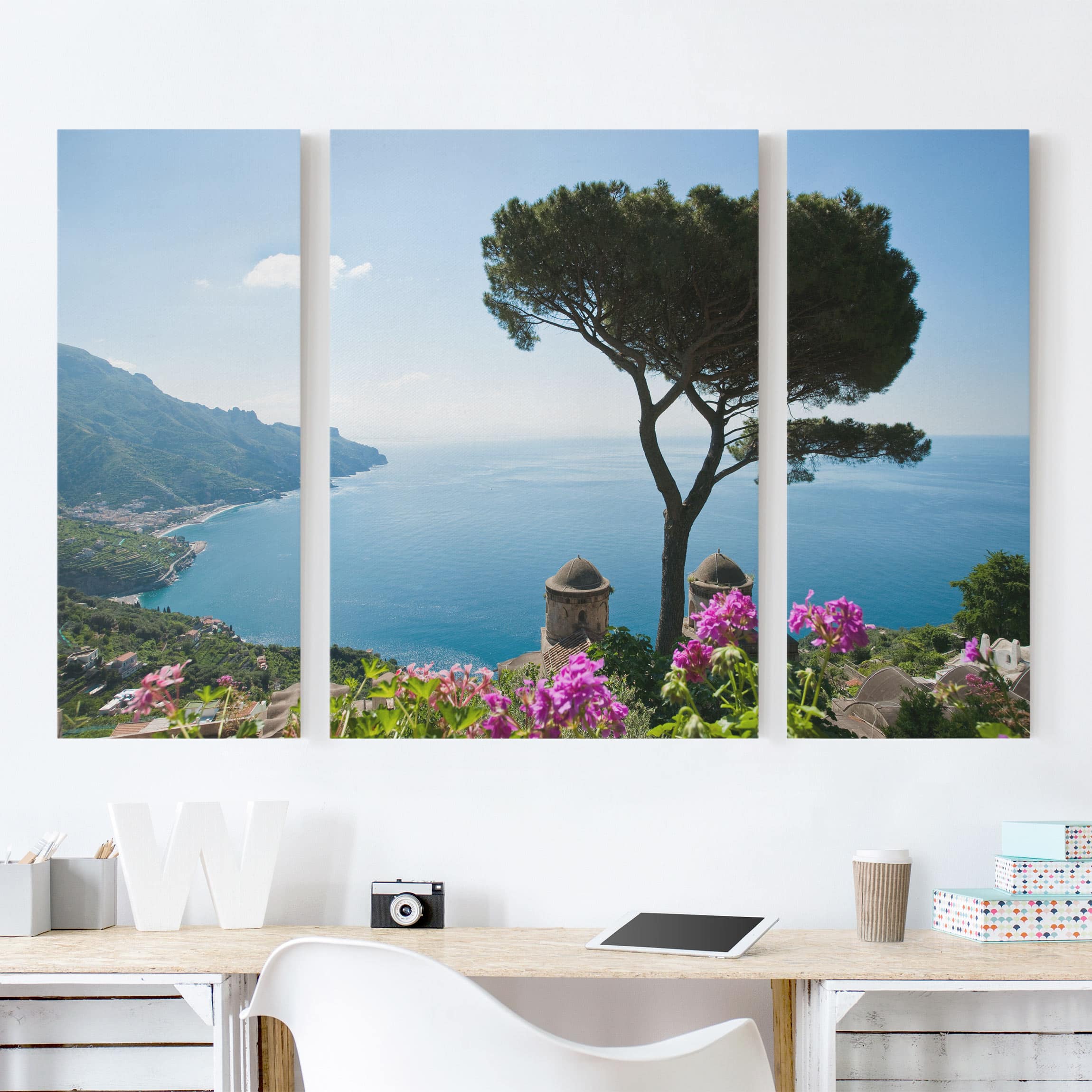 3-teiliges Leinwandbild - Querformat Ausblick vom Garten aufs Meer