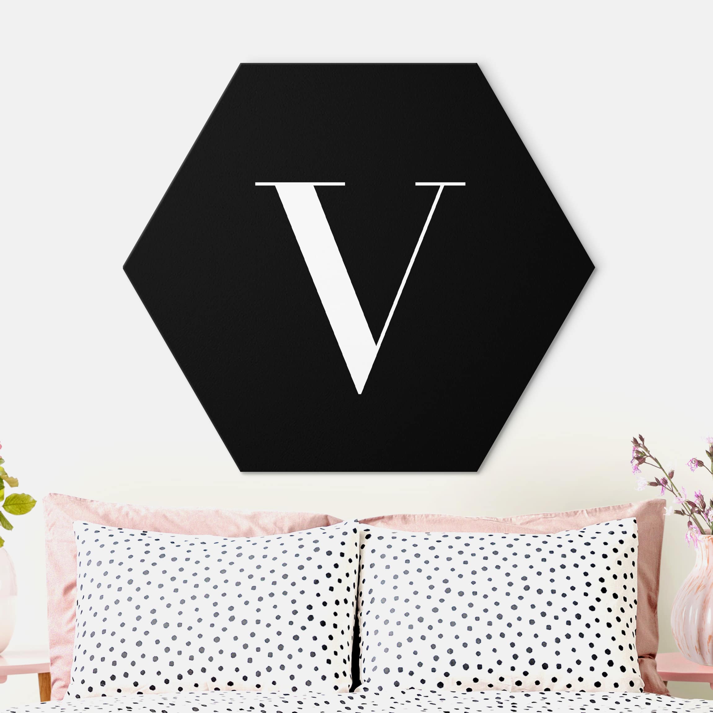 Hexagon-Alu-Dibond Bild Buchstabe Serif Schwarz V