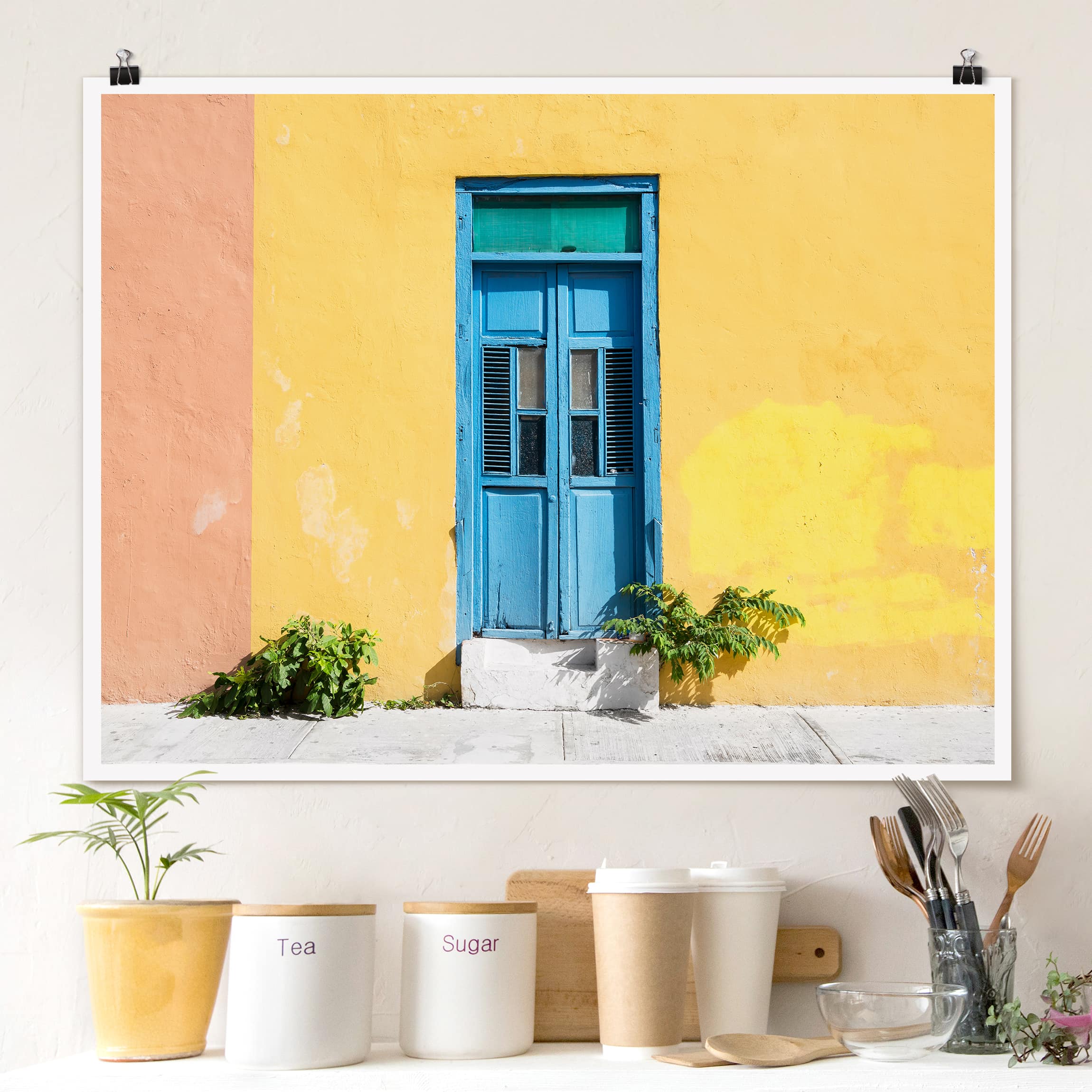 Poster - Querformat Bunte Wand blaue Tür