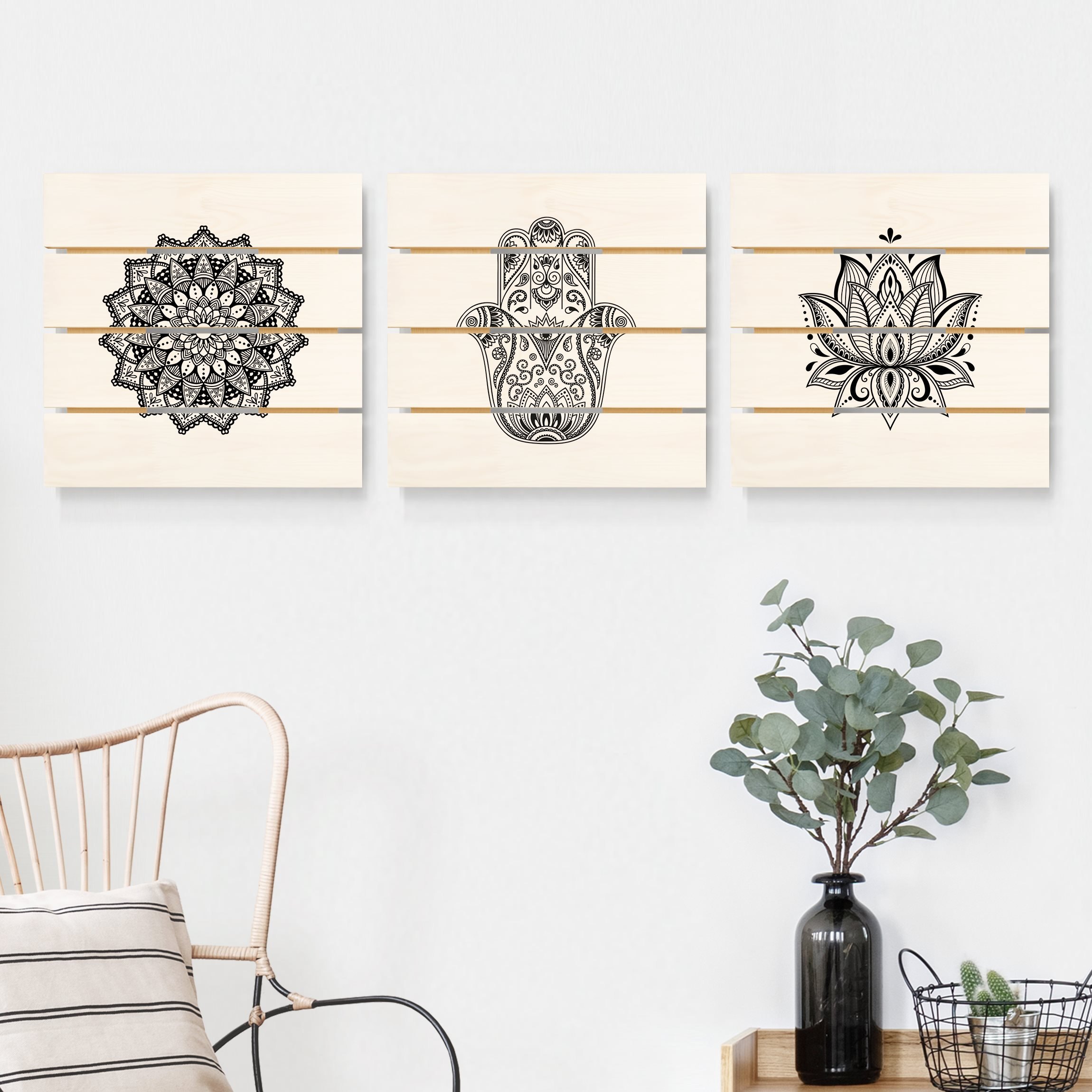 3-teiliges Holzbild Plankenoptik - Quadrat Mandala Hamsa Hand Lotus Set auf Weiß
