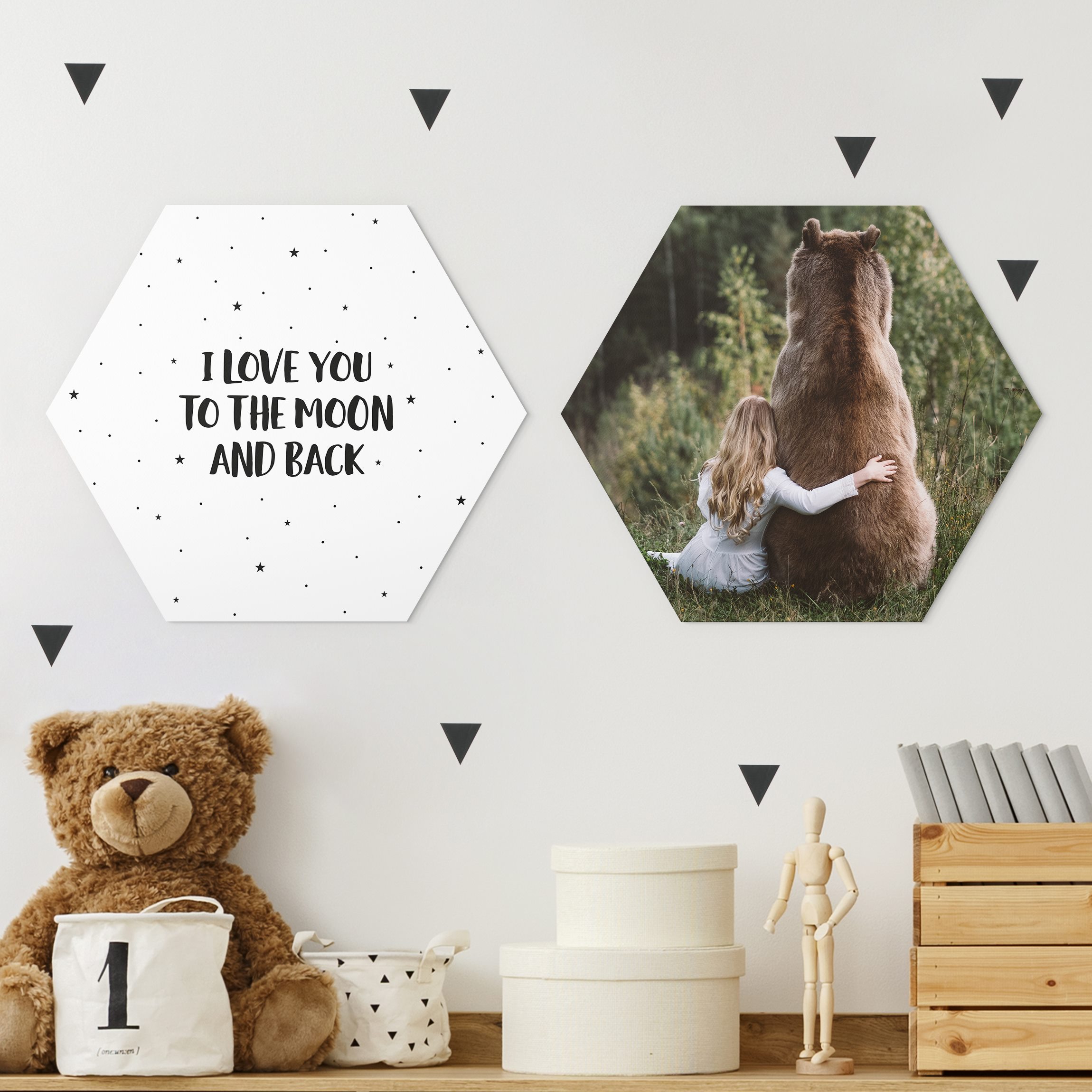 2-teiliges Hexagon-Forexbild Mädchen mit Braunbär - I love you