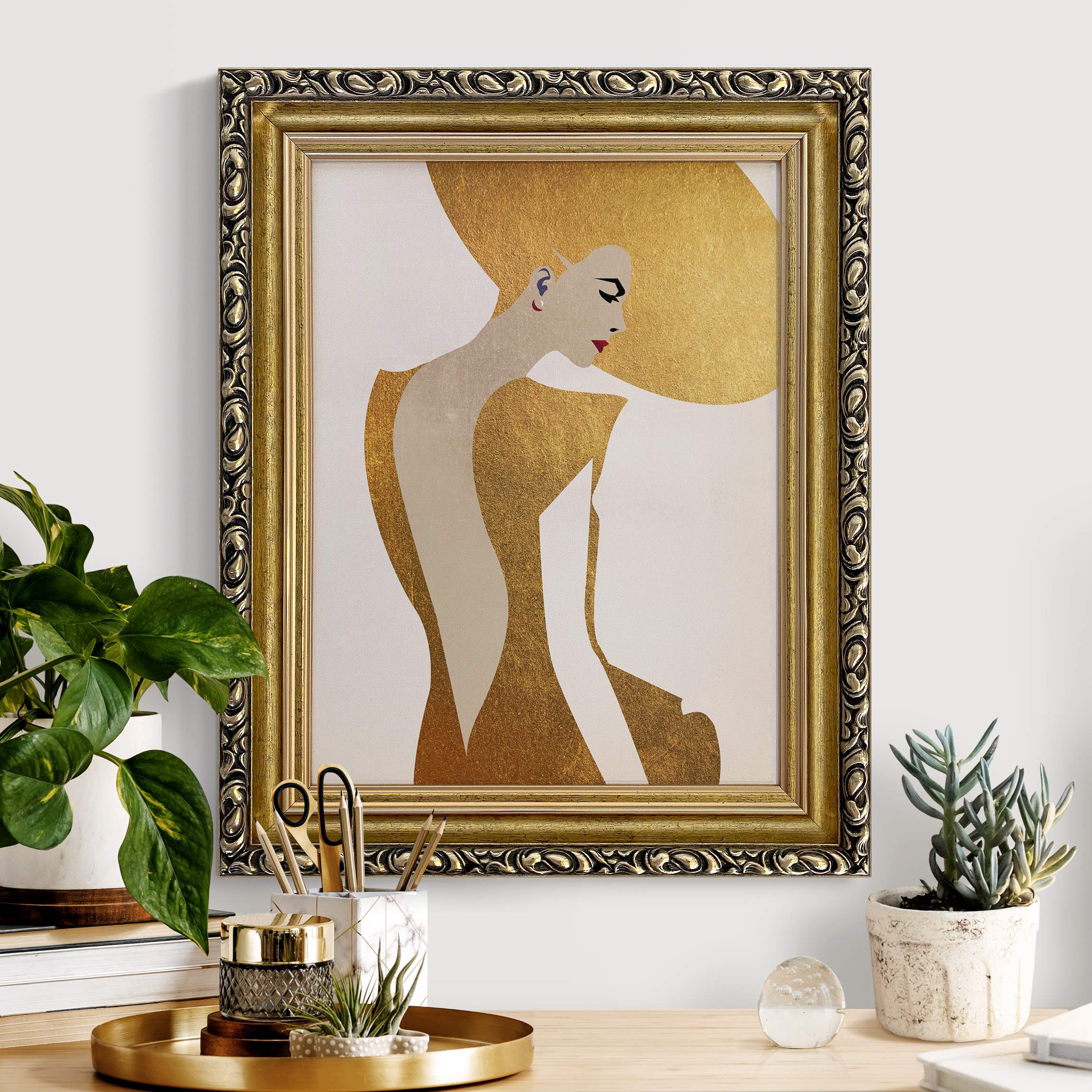 Leinwandbild mit Barockrahmen Dame mit Hut in Gold