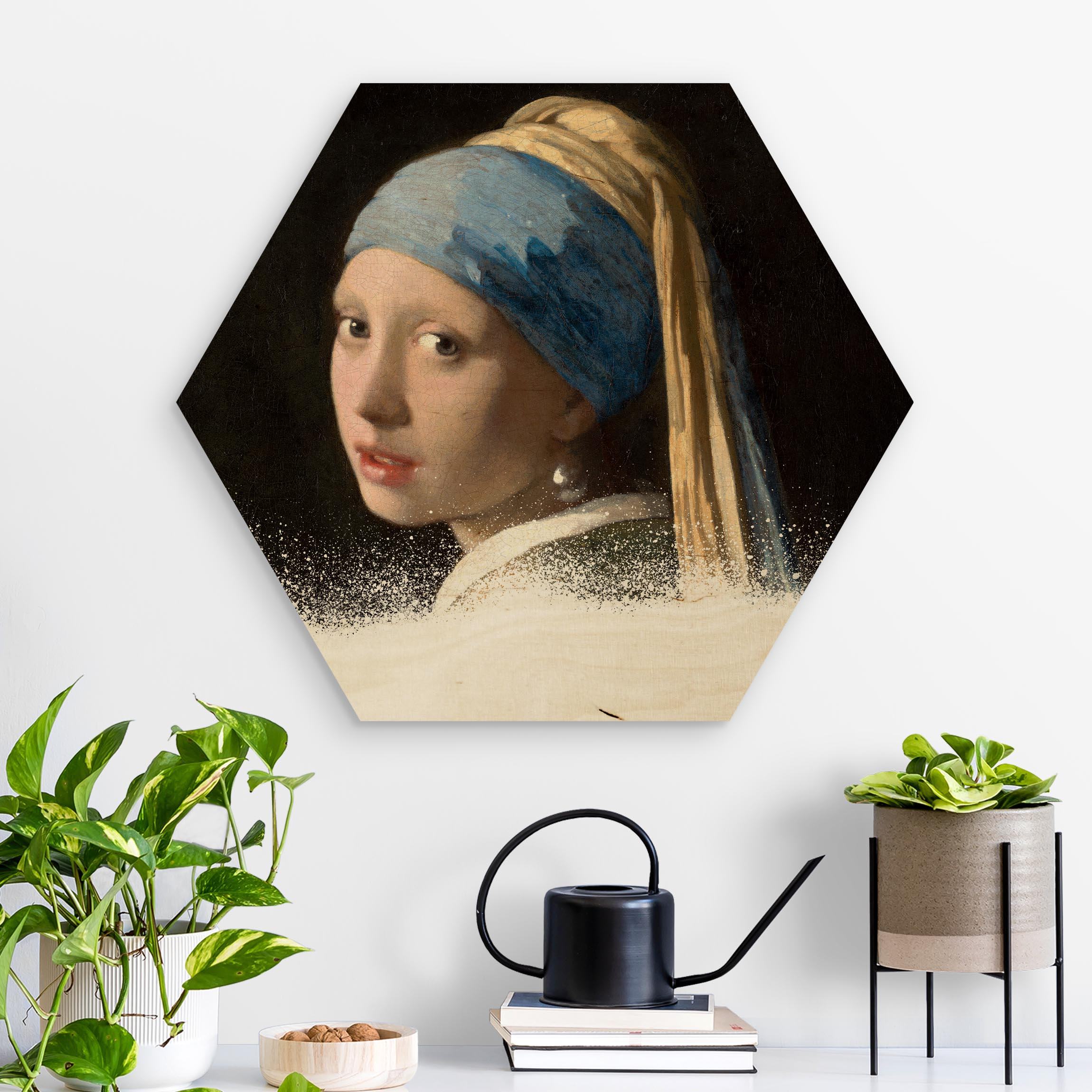 Hexagon-Holzbild Das Mädchen mit dem Perlenohrgehänge x Spraypaint